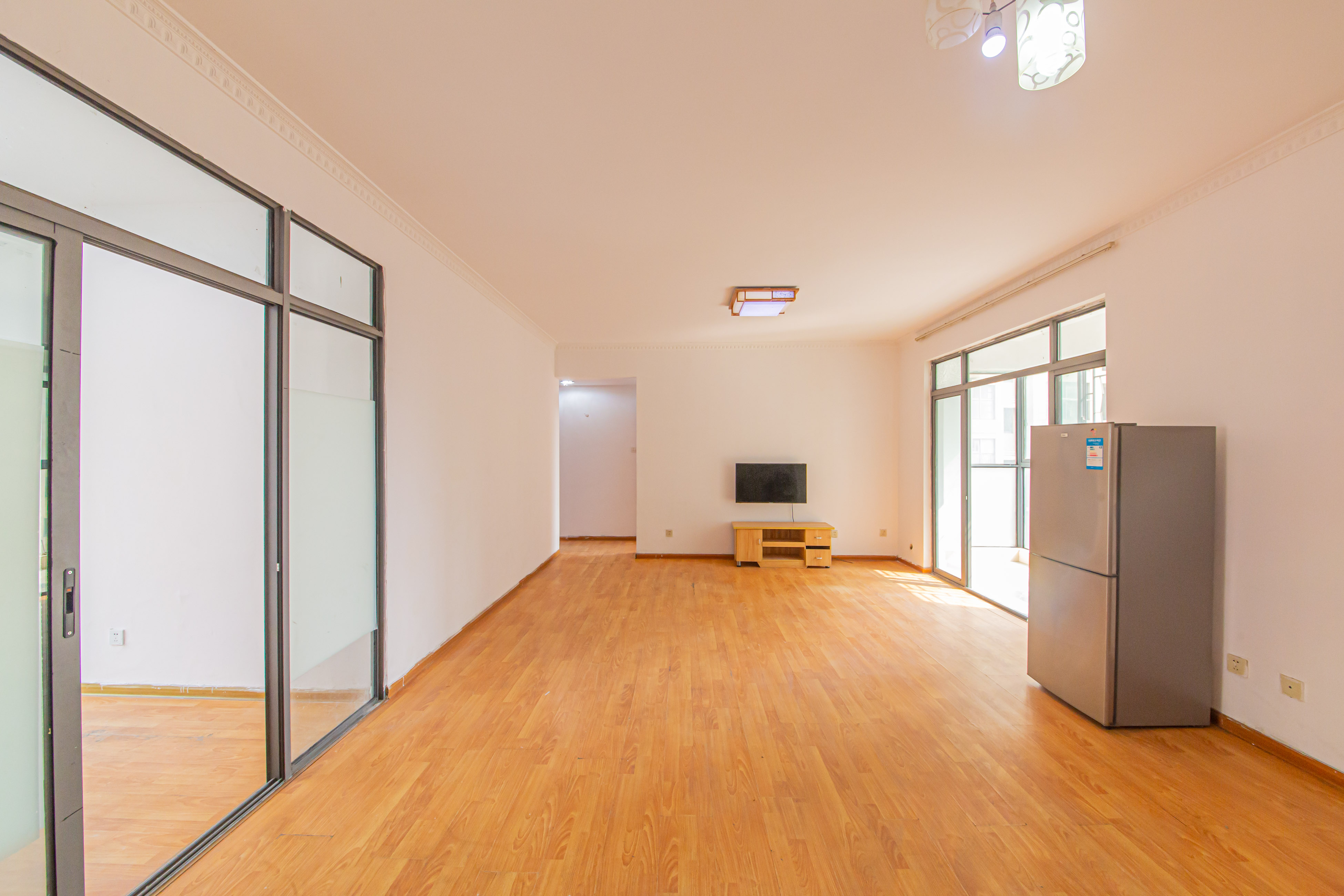 鑫远熙山  4室2厅1卫    120.0万客厅