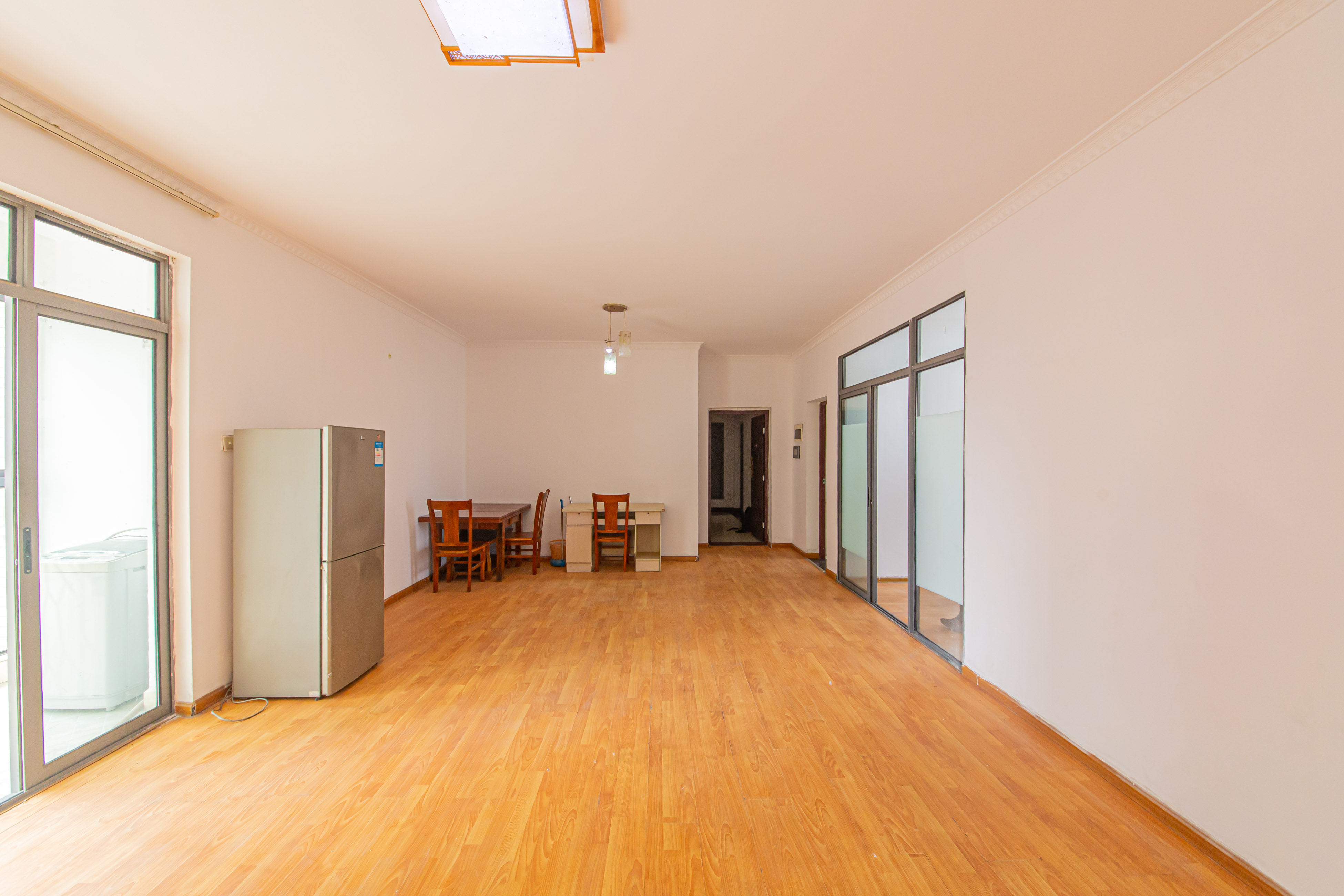 鑫远熙山  4室2厅1卫    120.0万客厅