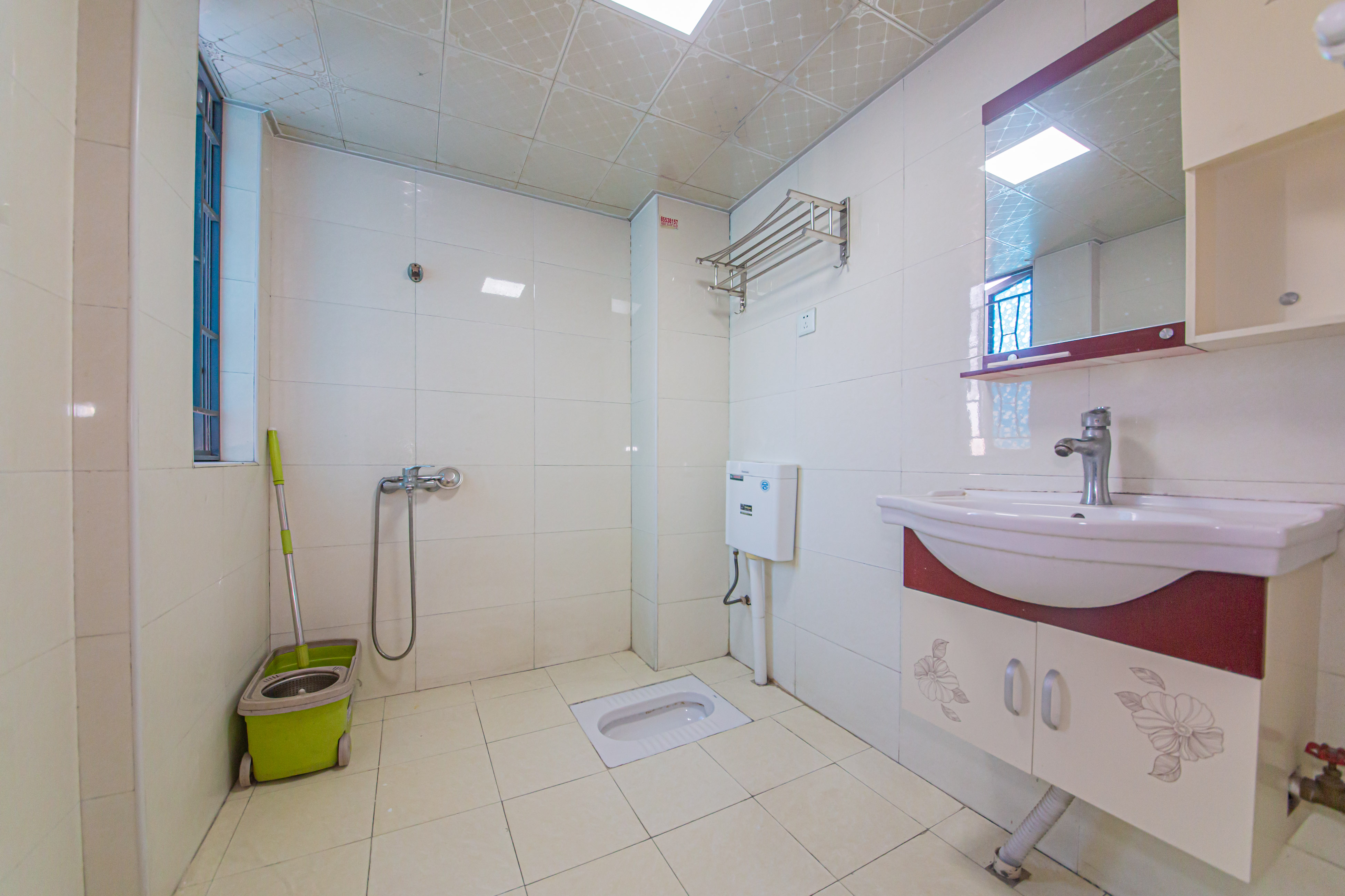 鑫远熙山  4室2厅1卫    120.0万卫生间