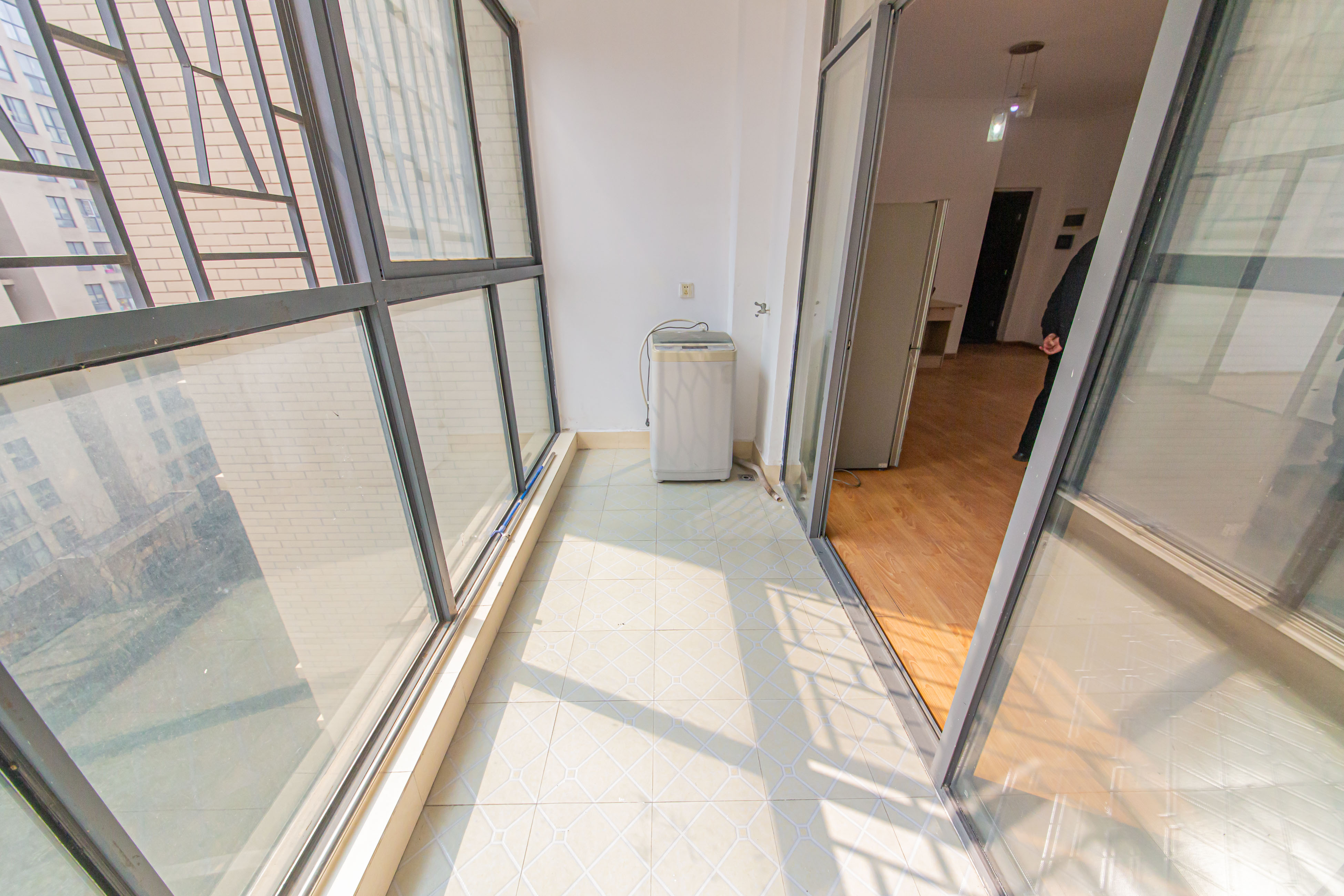 鑫远熙山  4室2厅1卫    120.0万阳台