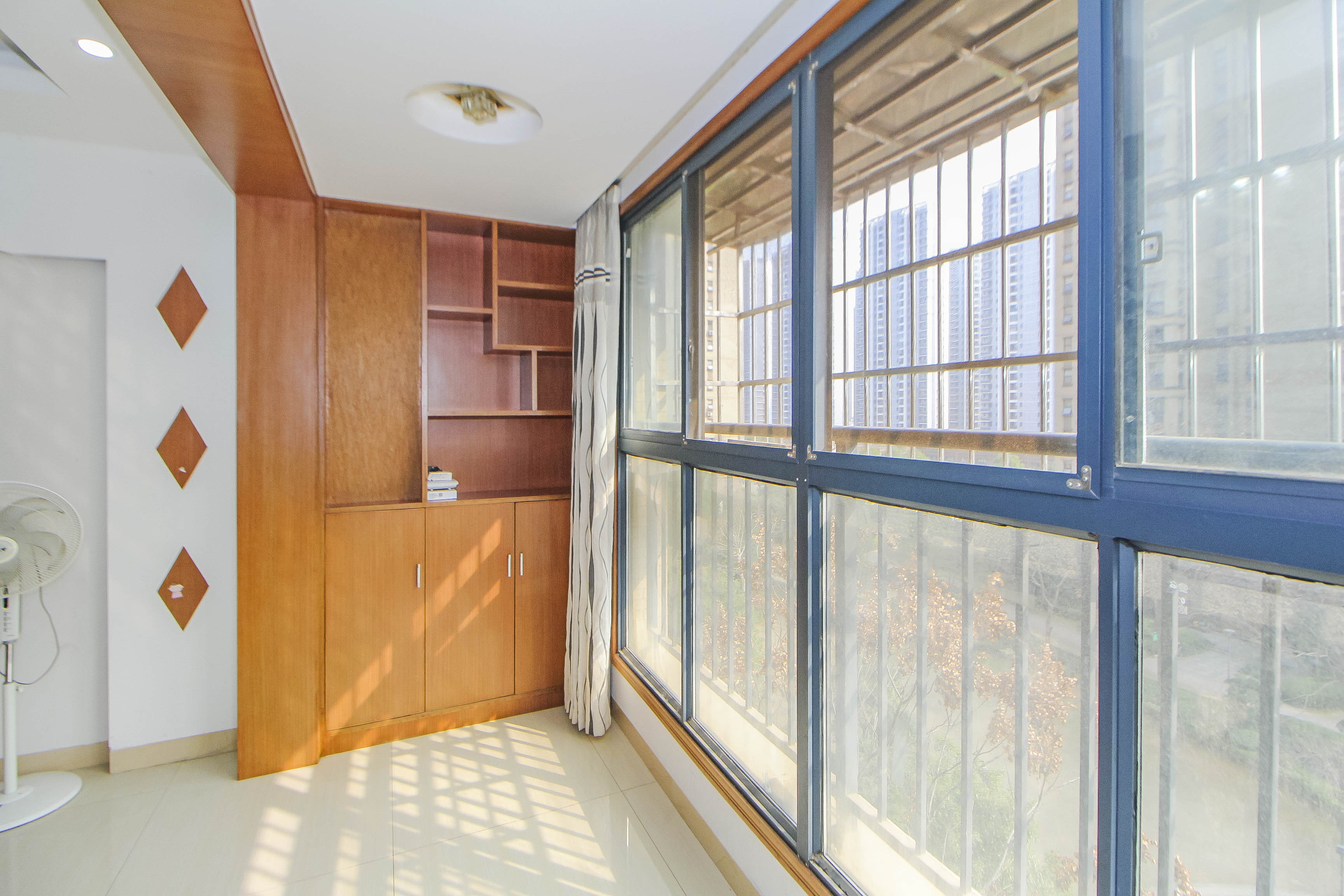 中建麓山和苑  2室2厅1卫    73.8万阳台