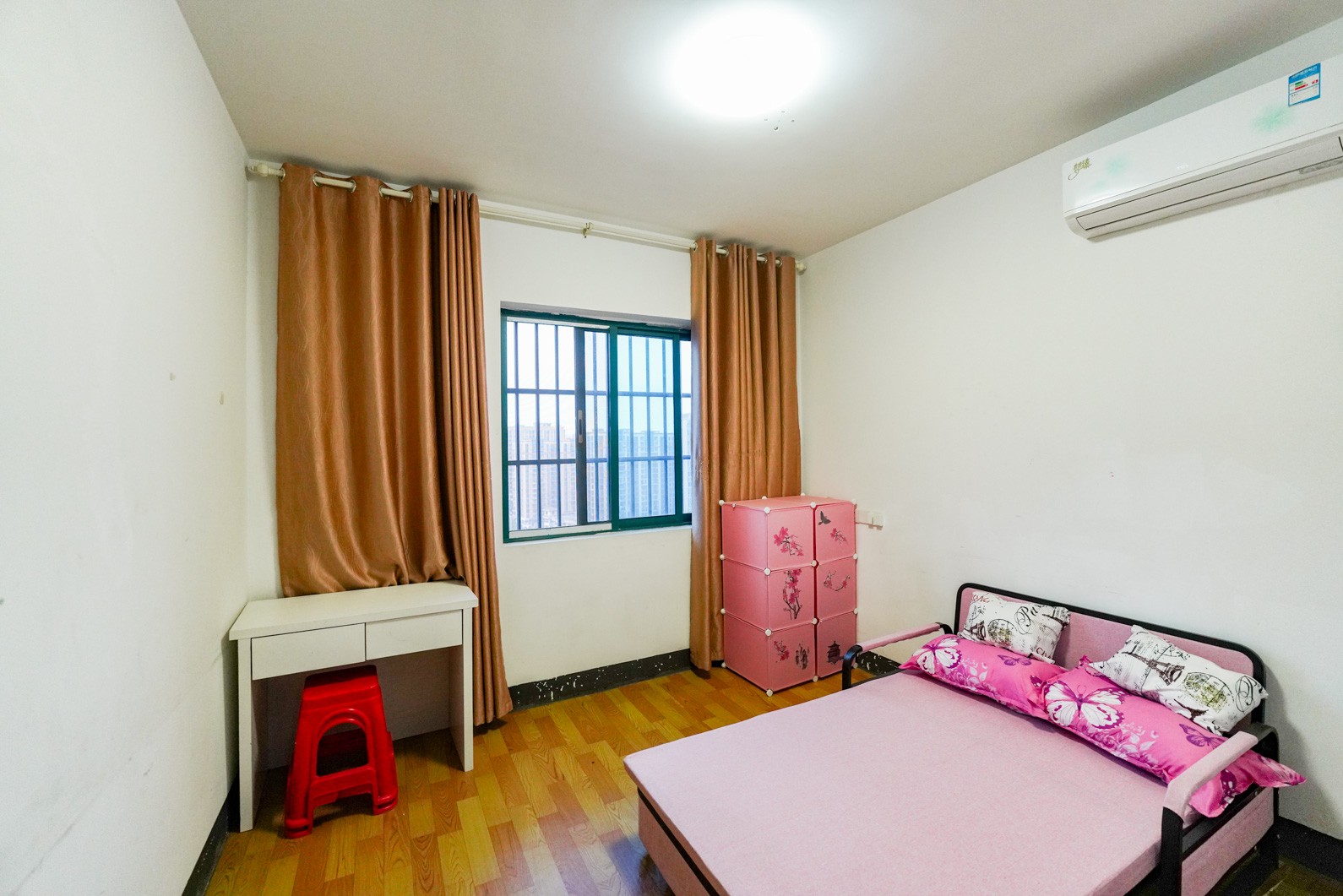 才子嘉都 3室2厅2卫 90.0万 才子嘉都 3室2厅2卫 90.0万卧室