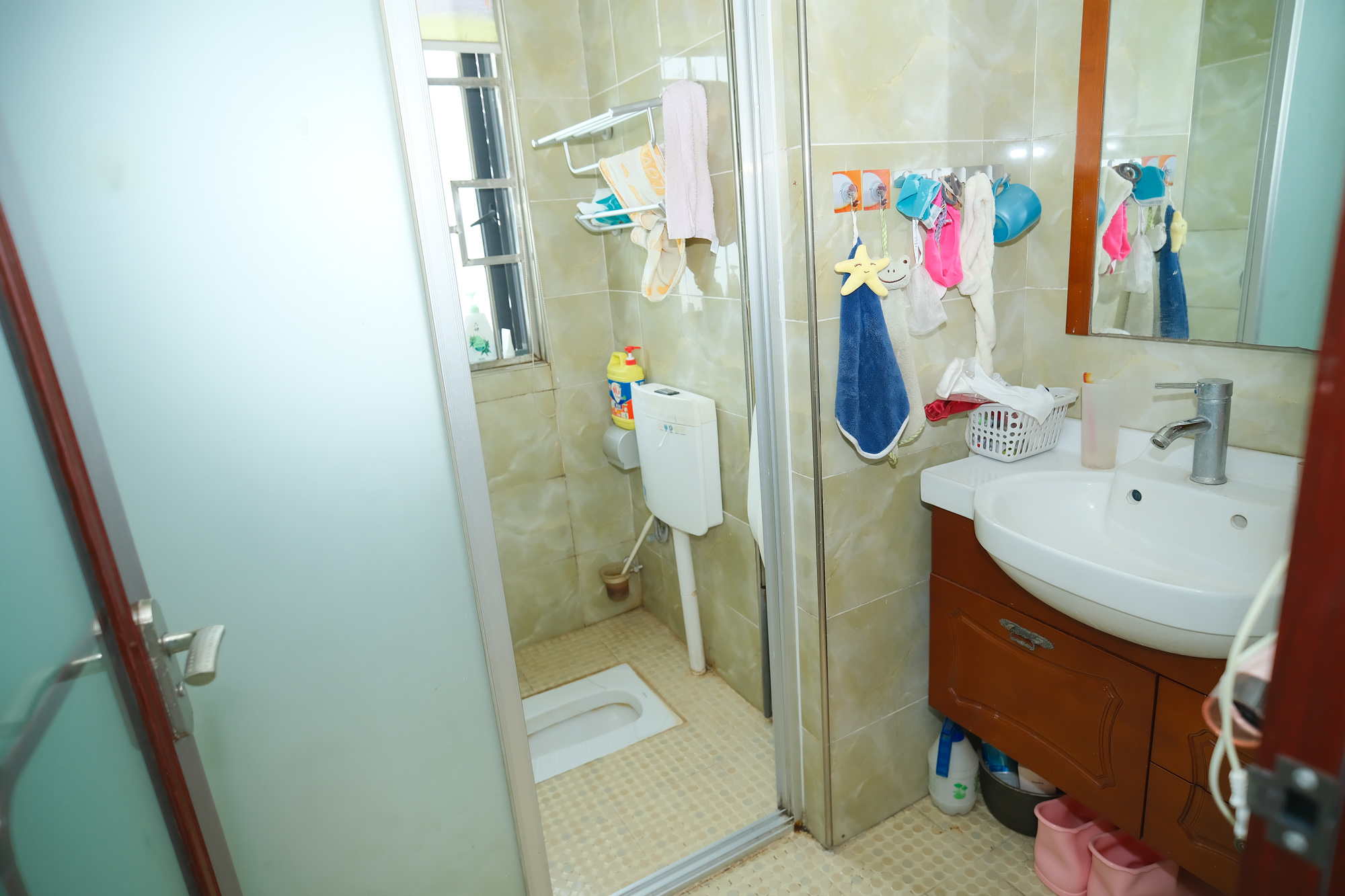 三一街区  3室2厅1卫   96.50万卫生间