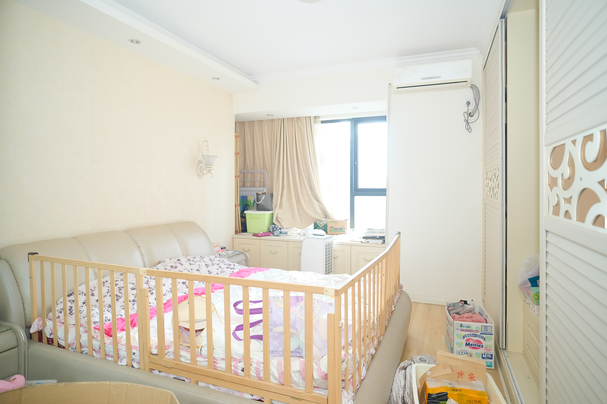 三一街区 4室2厅2卫 95.00万 三一街区 4室2厅2卫 95.00万卧室