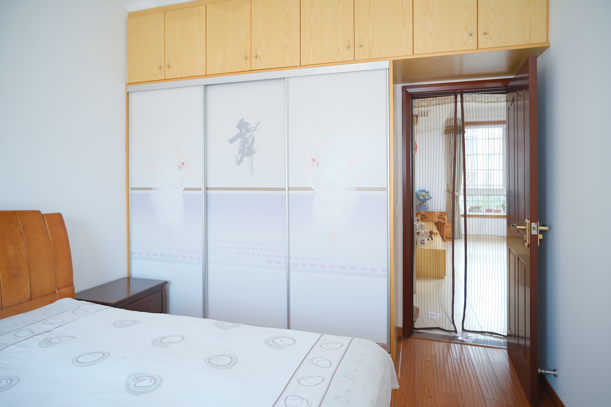 山水湾  4室2厅2卫   88.00万卧室