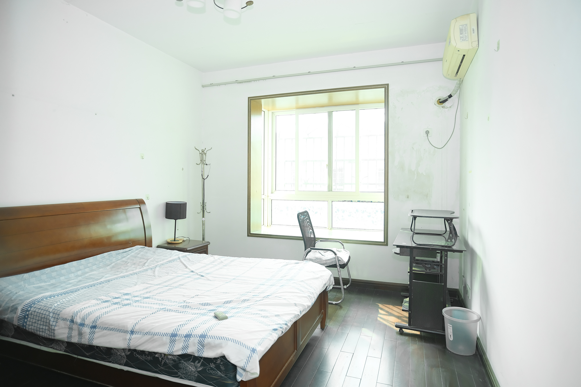 圆梦花园 3室2厅1卫 58.00万 圆梦花园 3室2厅1卫 58.00万卧室