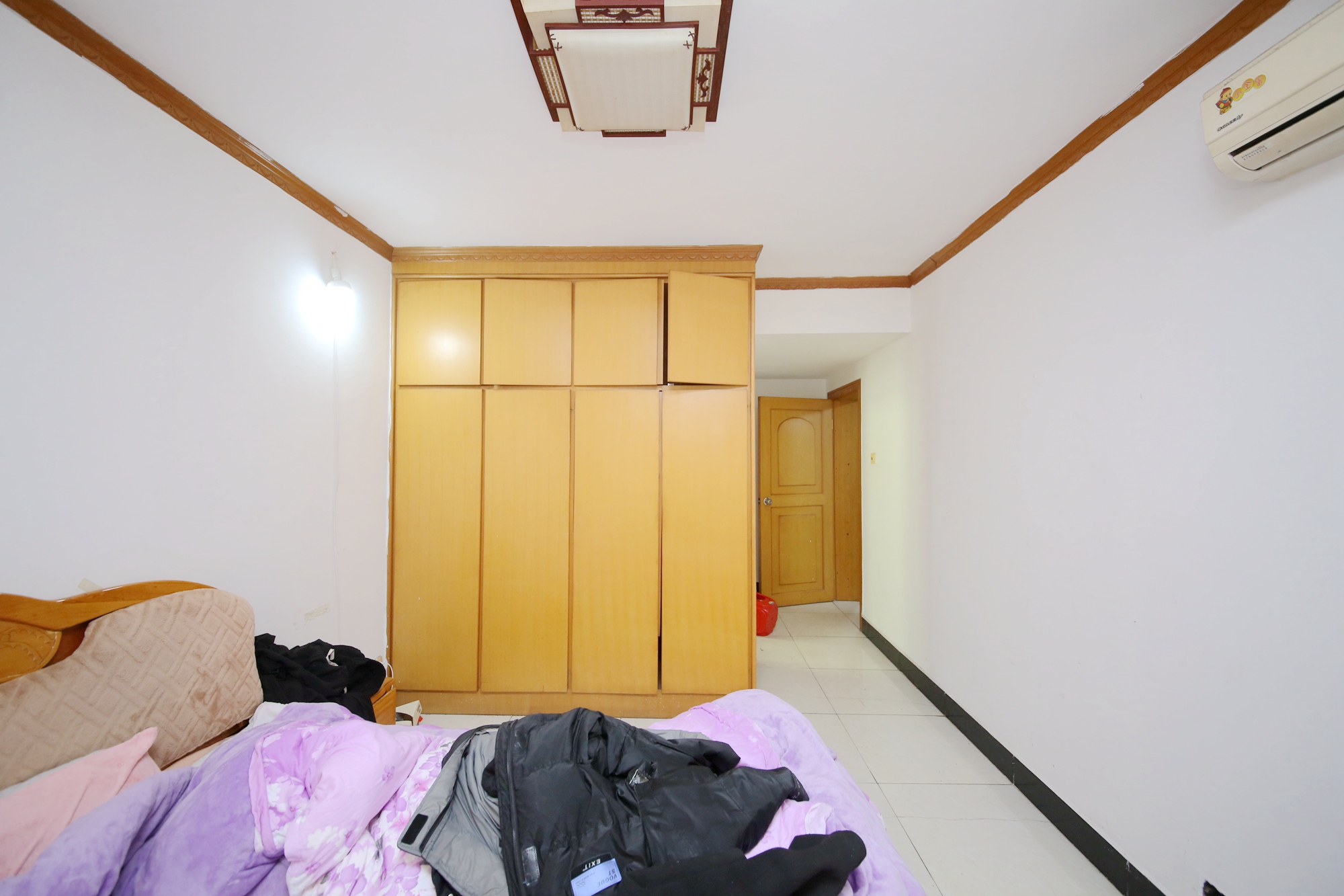 南建公寓  3室2厅2卫    69.0万卧室