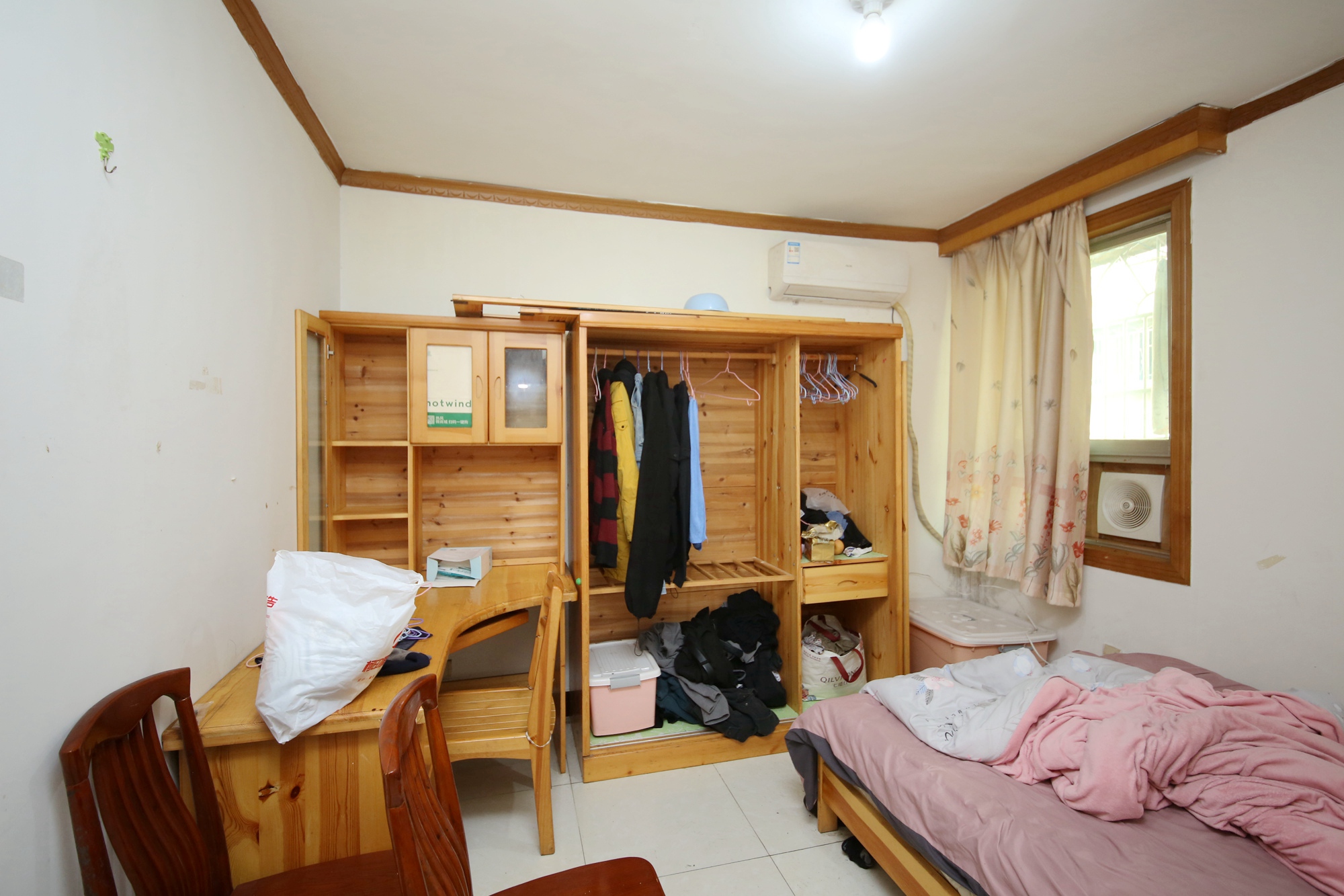 南建公寓  3室2厅2卫    69.0万卧室