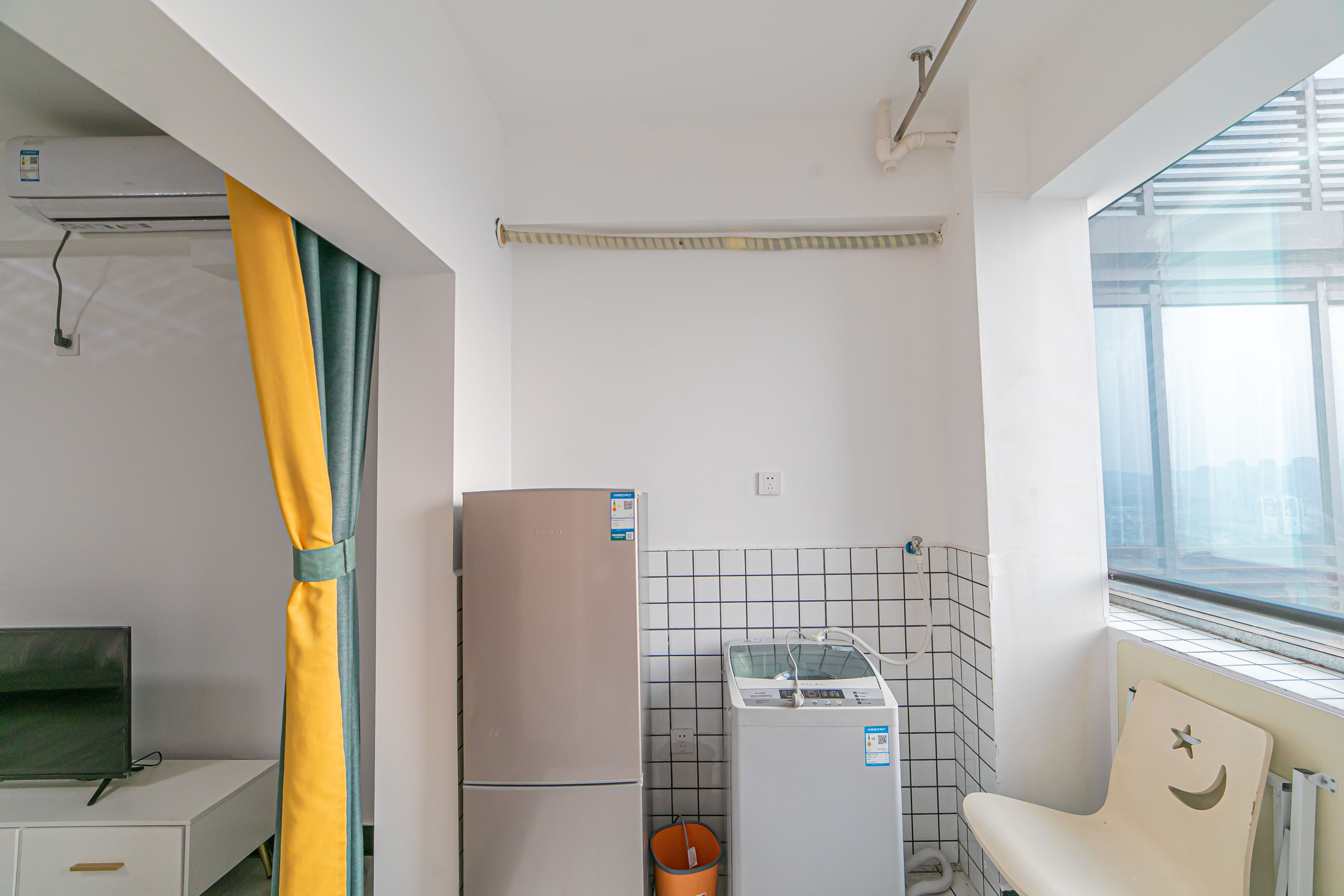 未来漫城 1室1厅1卫 28.00万 未来漫城 1室1厅1卫 28.00万阳台