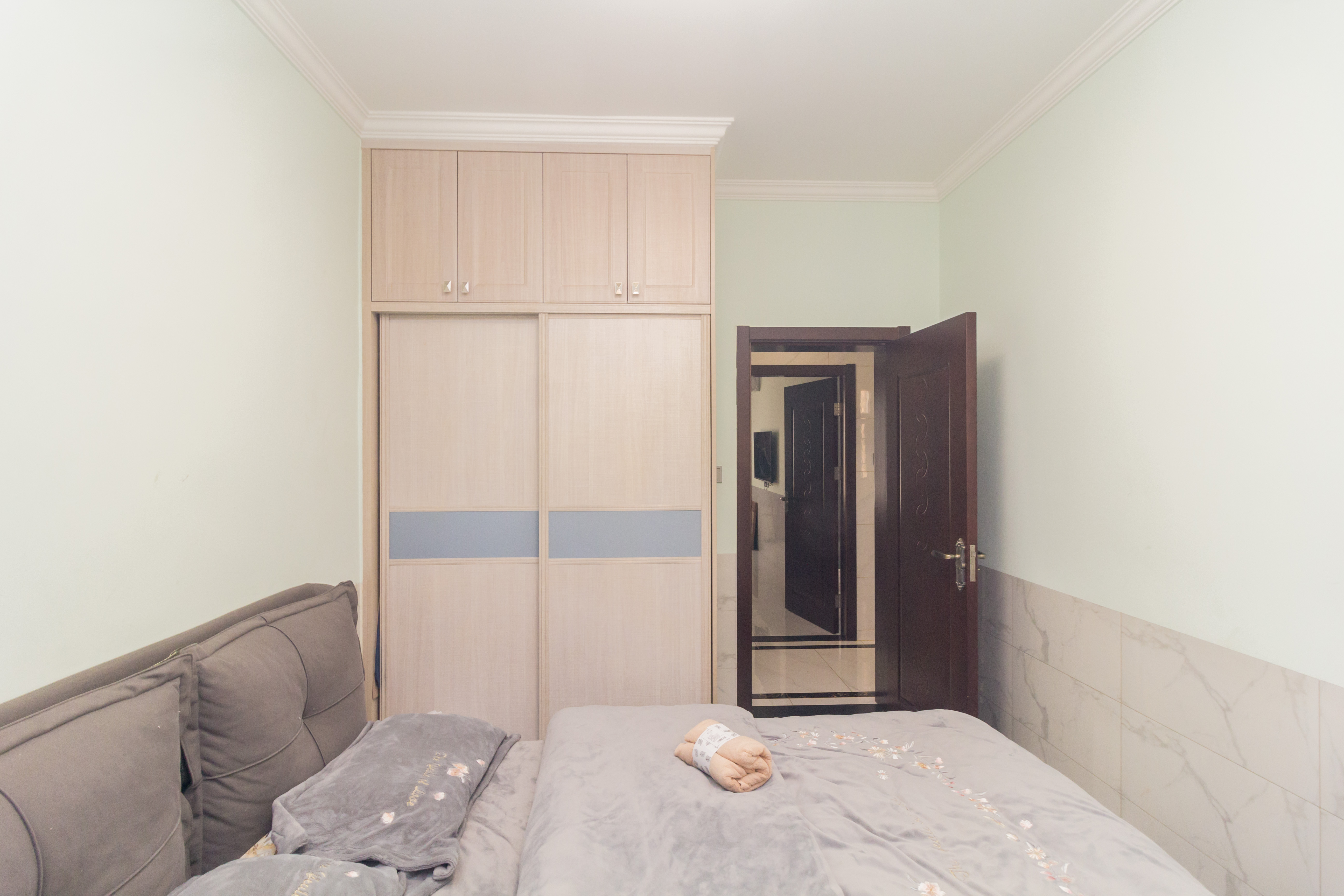 和泉嘉园  4室2厅2卫   157.00万卧室