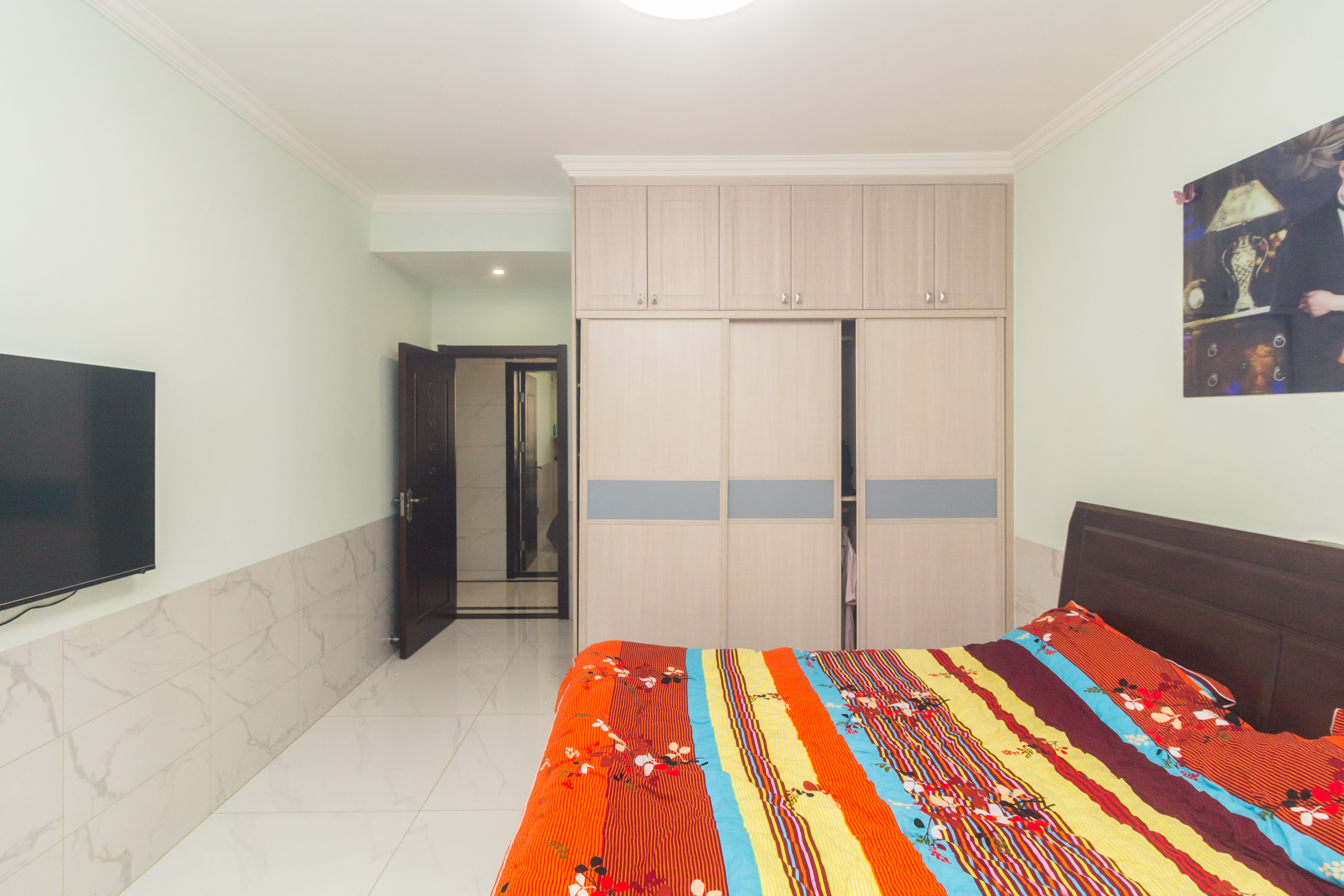 和泉嘉园  4室2厅2卫   157.00万卧室