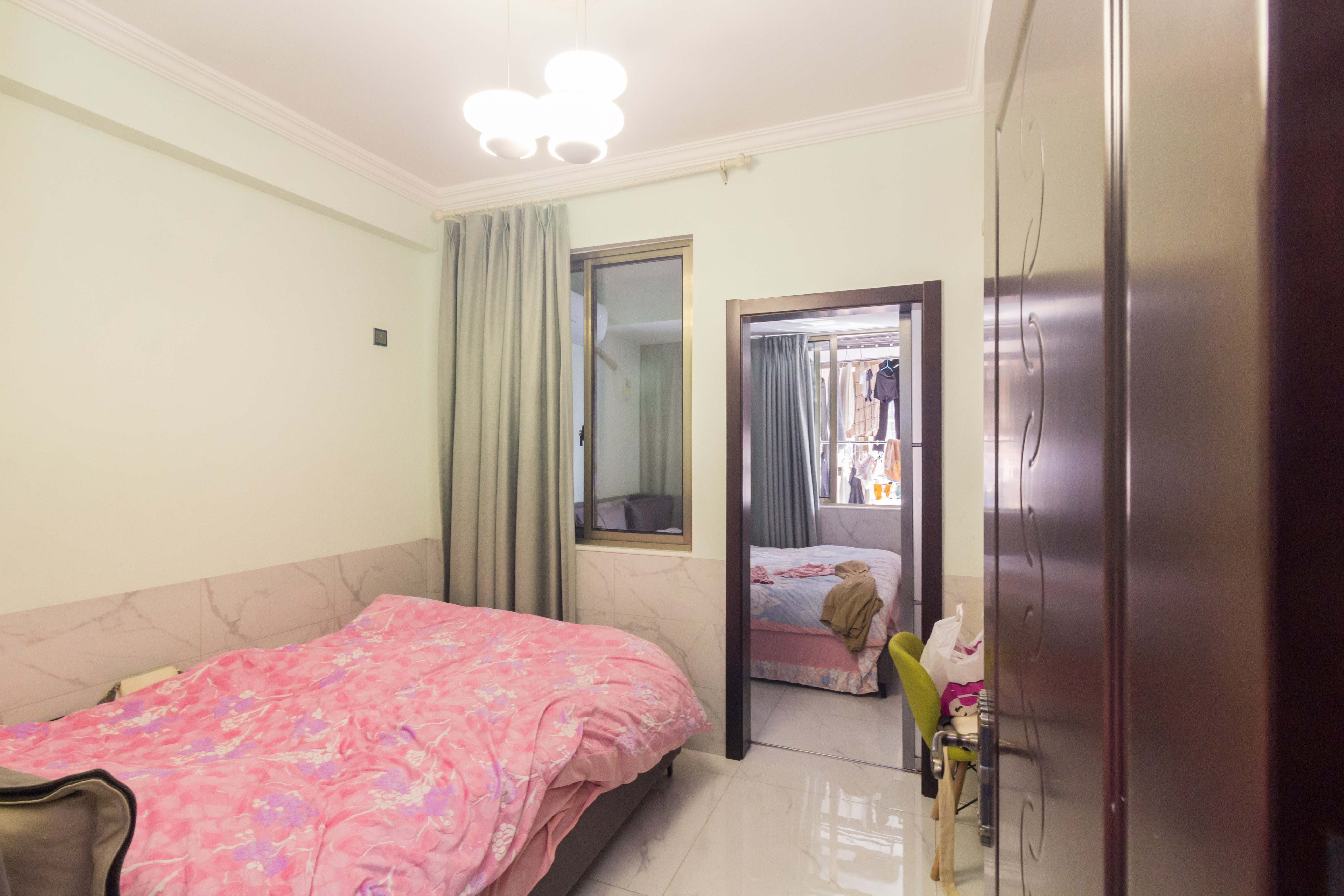 和泉嘉园  4室2厅2卫   157.00万卧室