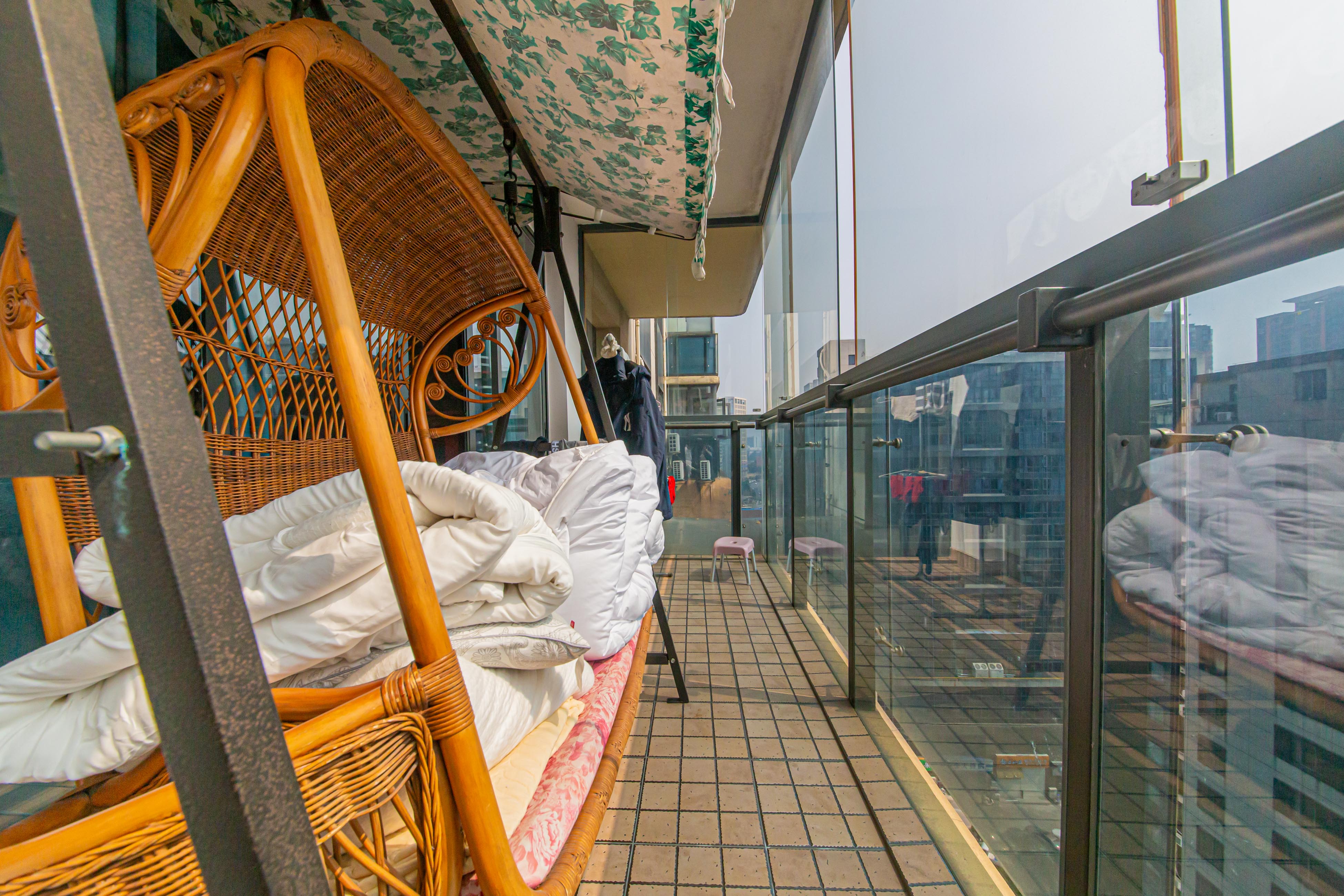 博林金谷  3室2厅2卫   139.80万客厅