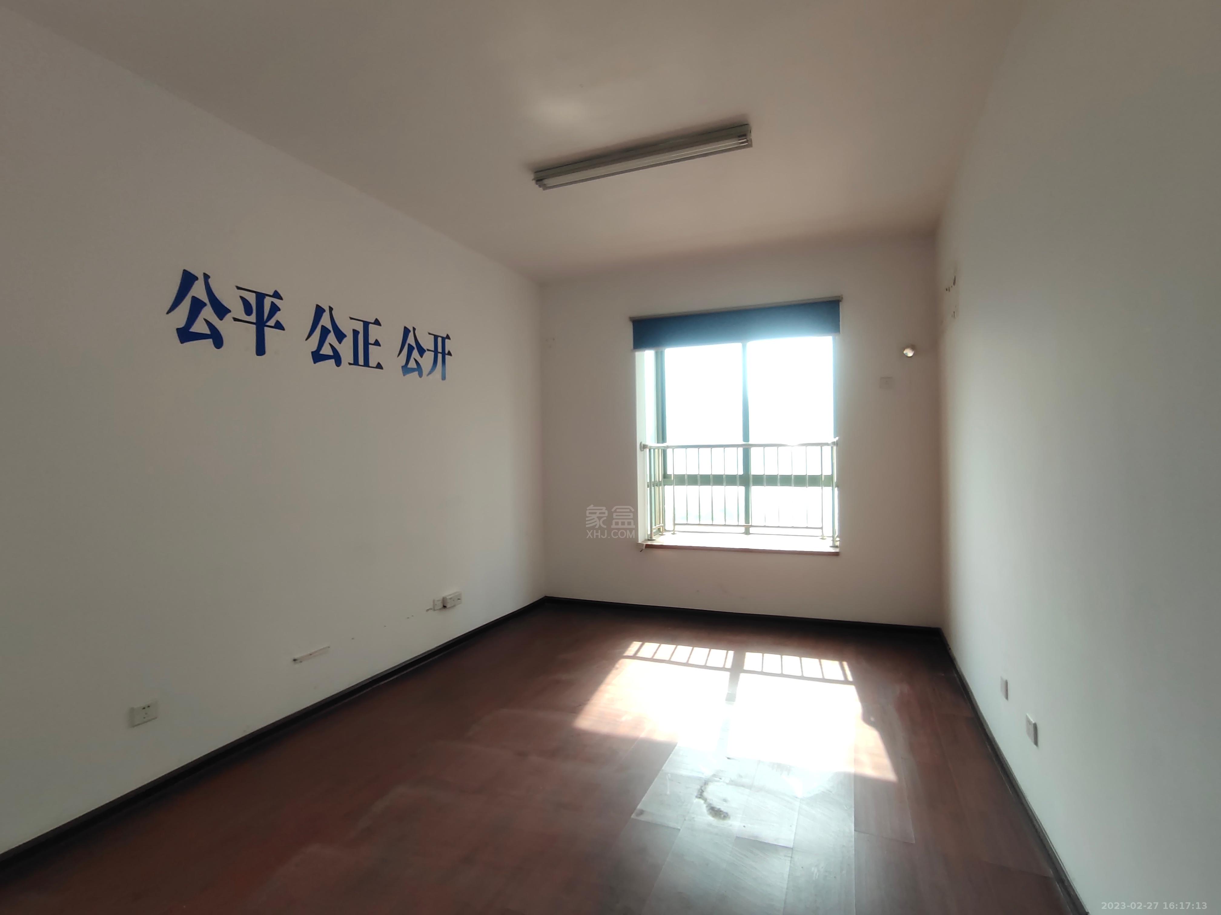 金茂尚都天台路123号  4室2厅1卫   3200.00元/月室内图
