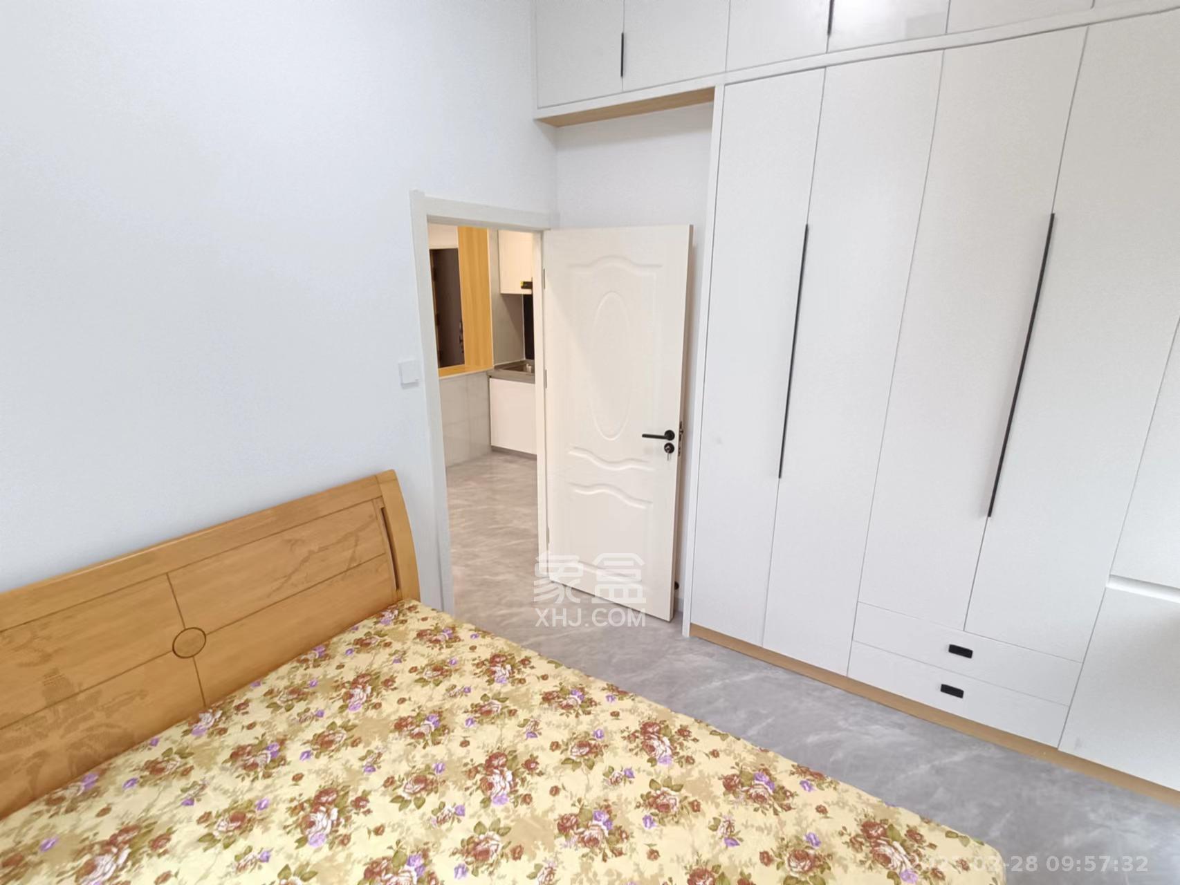 荣泰广场  2室2厅1卫    2100.0元/月室内图