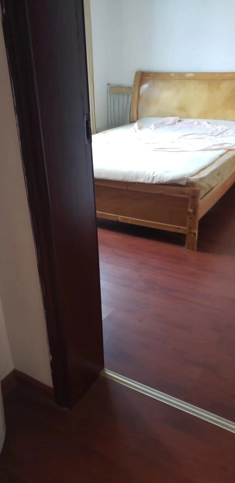 中央皇庭 2室2厅1卫 36.80万 中央皇庭 2室2厅1卫 36.80万室内图