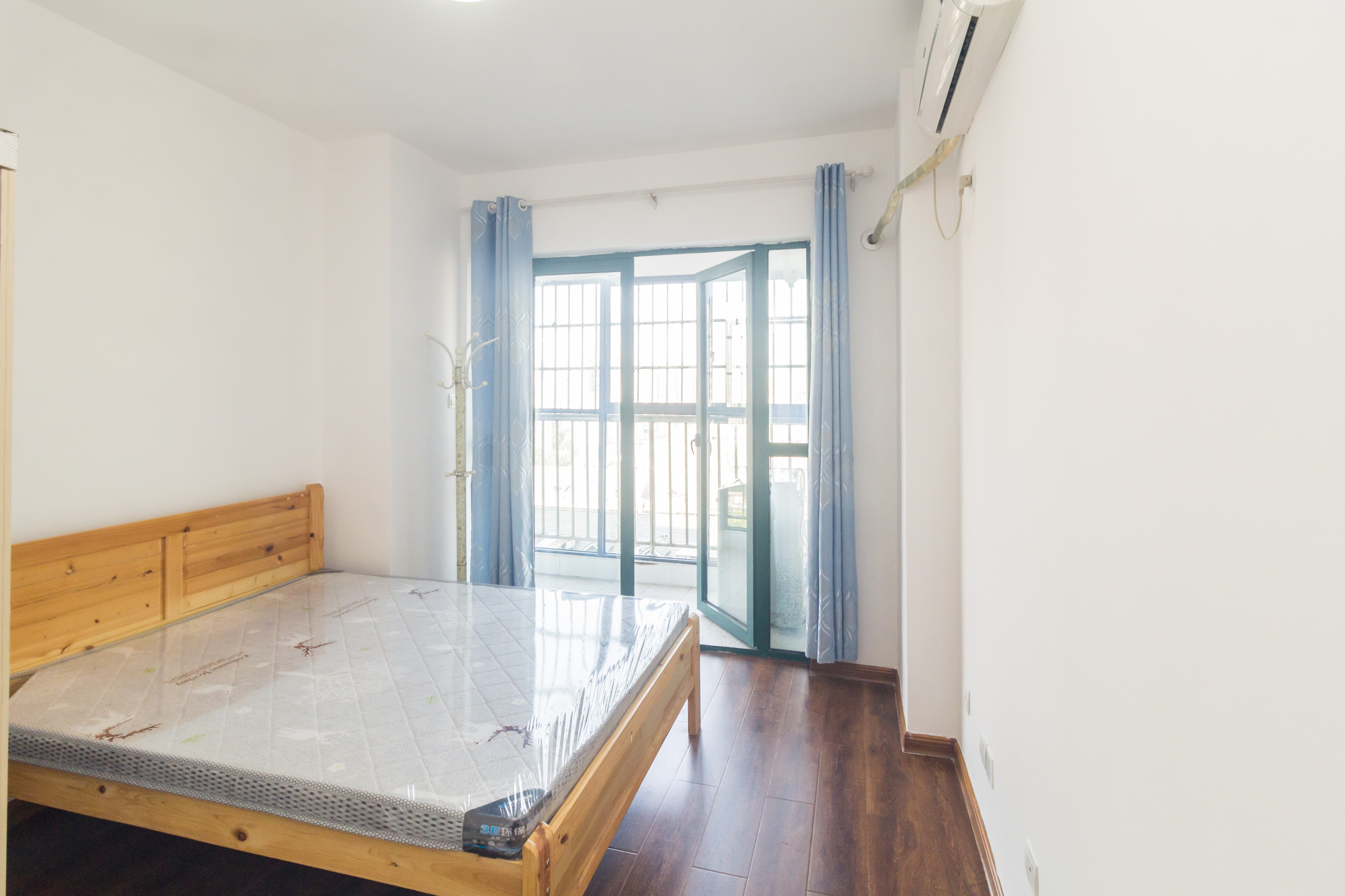 华天LOHO小镇  1室1厅1卫    21.8万 华天LOHO小镇  1室1厅1卫    21.8万卧室