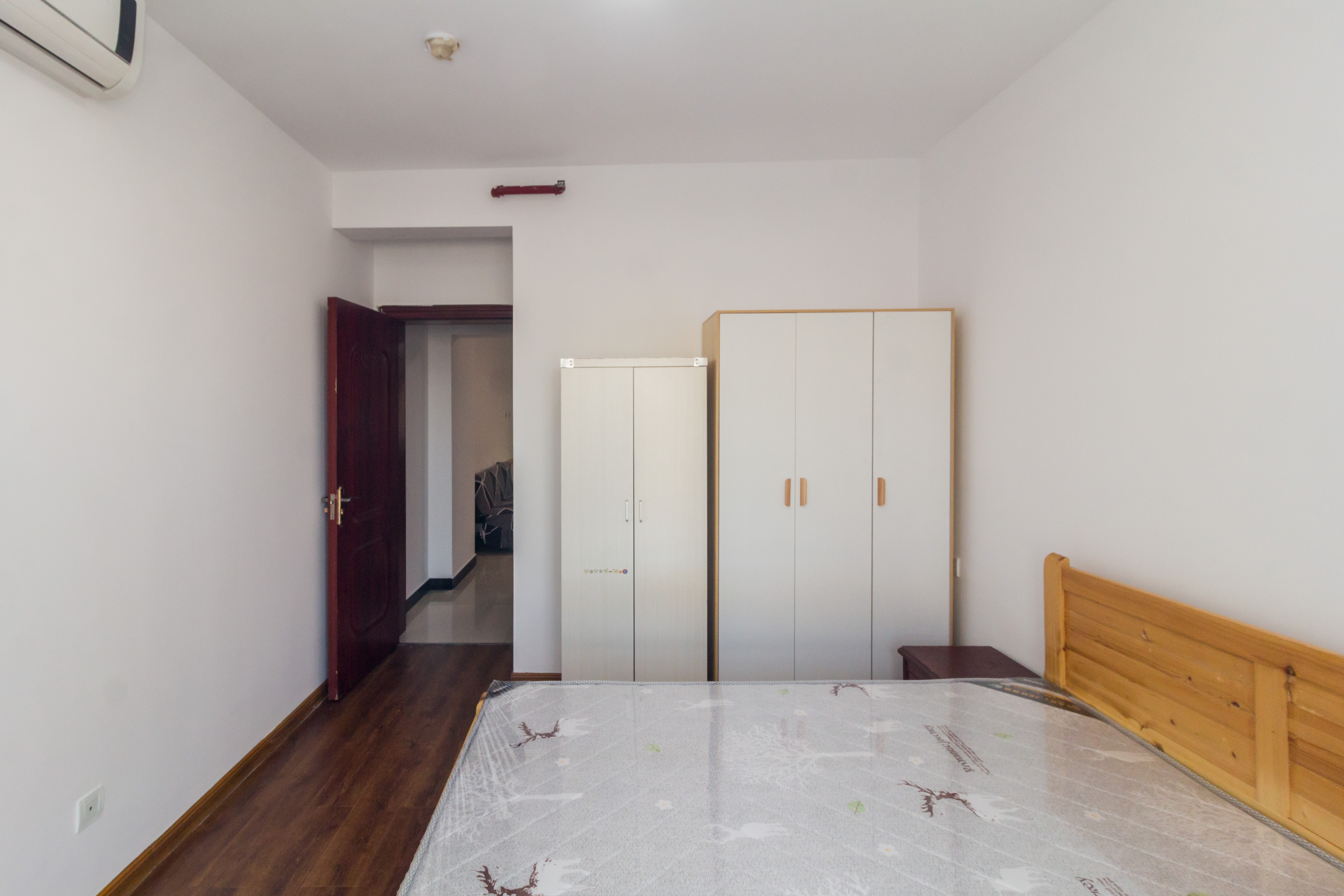 华天LOHO小镇  1室1厅1卫    21.8万 华天LOHO小镇  1室1厅1卫    21.8万卧室