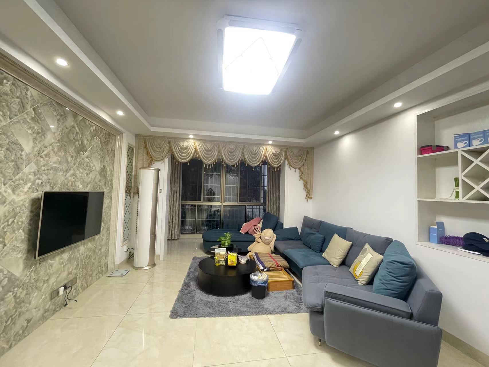 泰山公馆 3室2厅2卫 88.0万 泰山公馆 3室2厅2卫 88.0万室内图