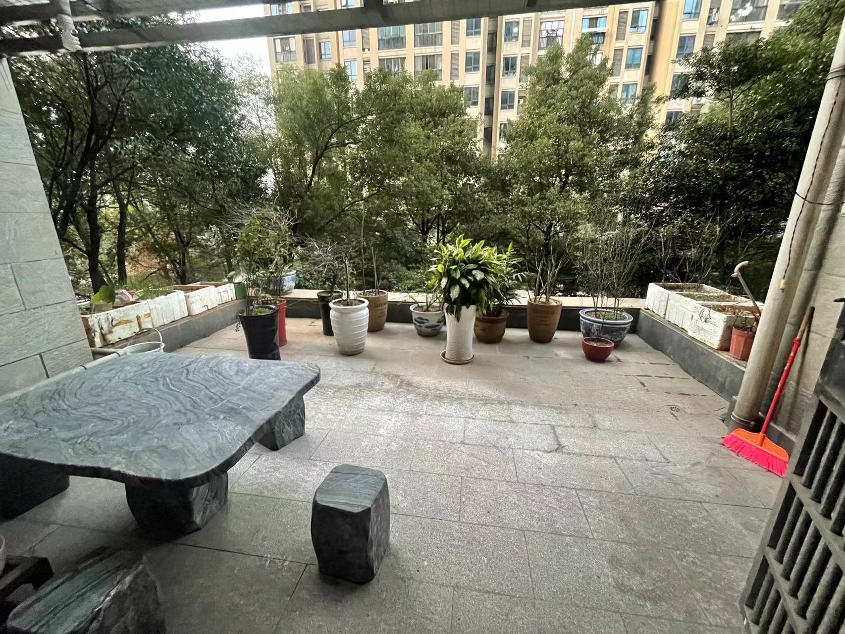 泰山公馆 3室2厅2卫 88.0万 泰山公馆 3室2厅2卫 88.0万室内图