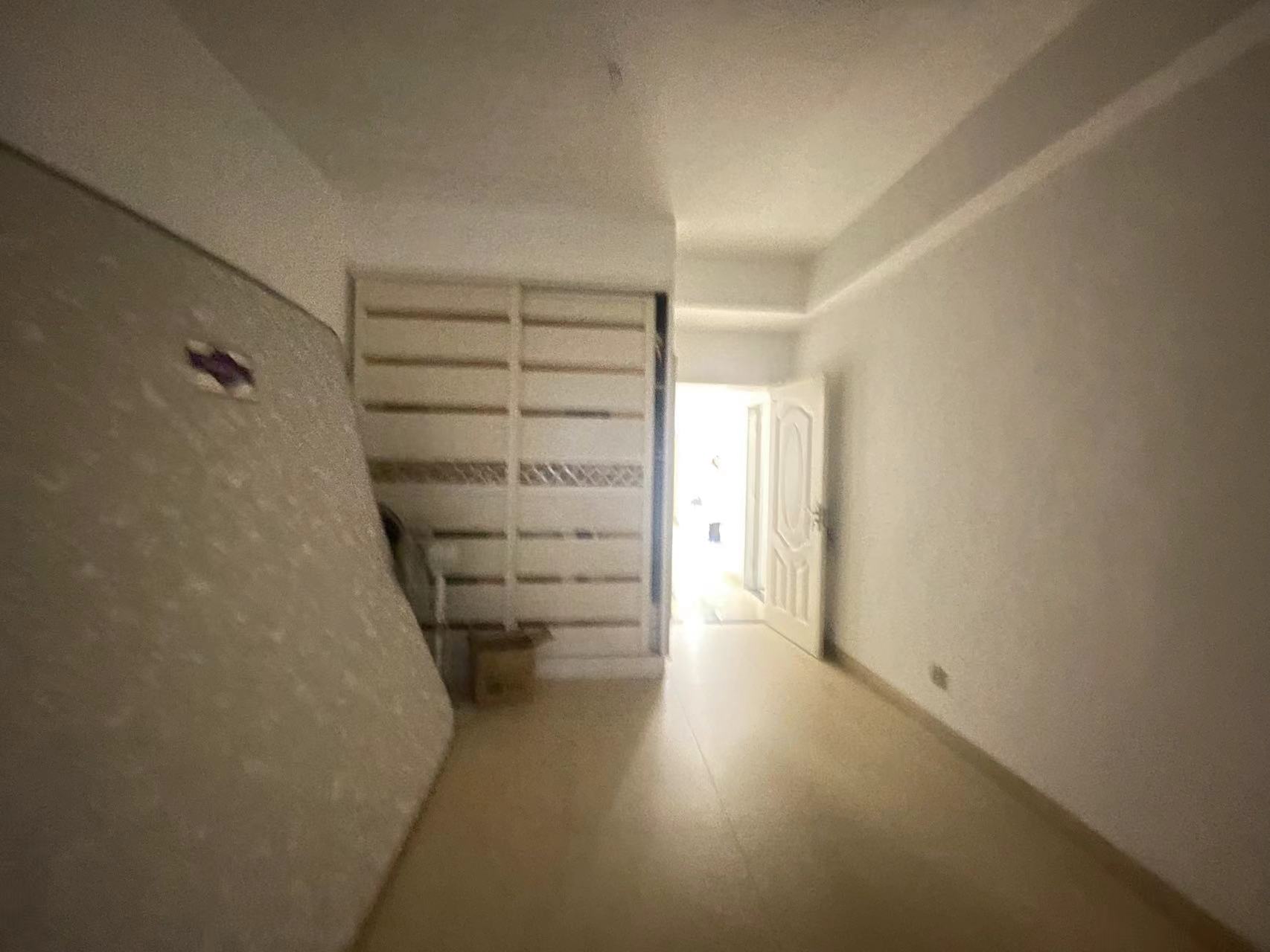 泰山公馆 3室2厅2卫 88.0万 泰山公馆 3室2厅2卫 88.0万室内图