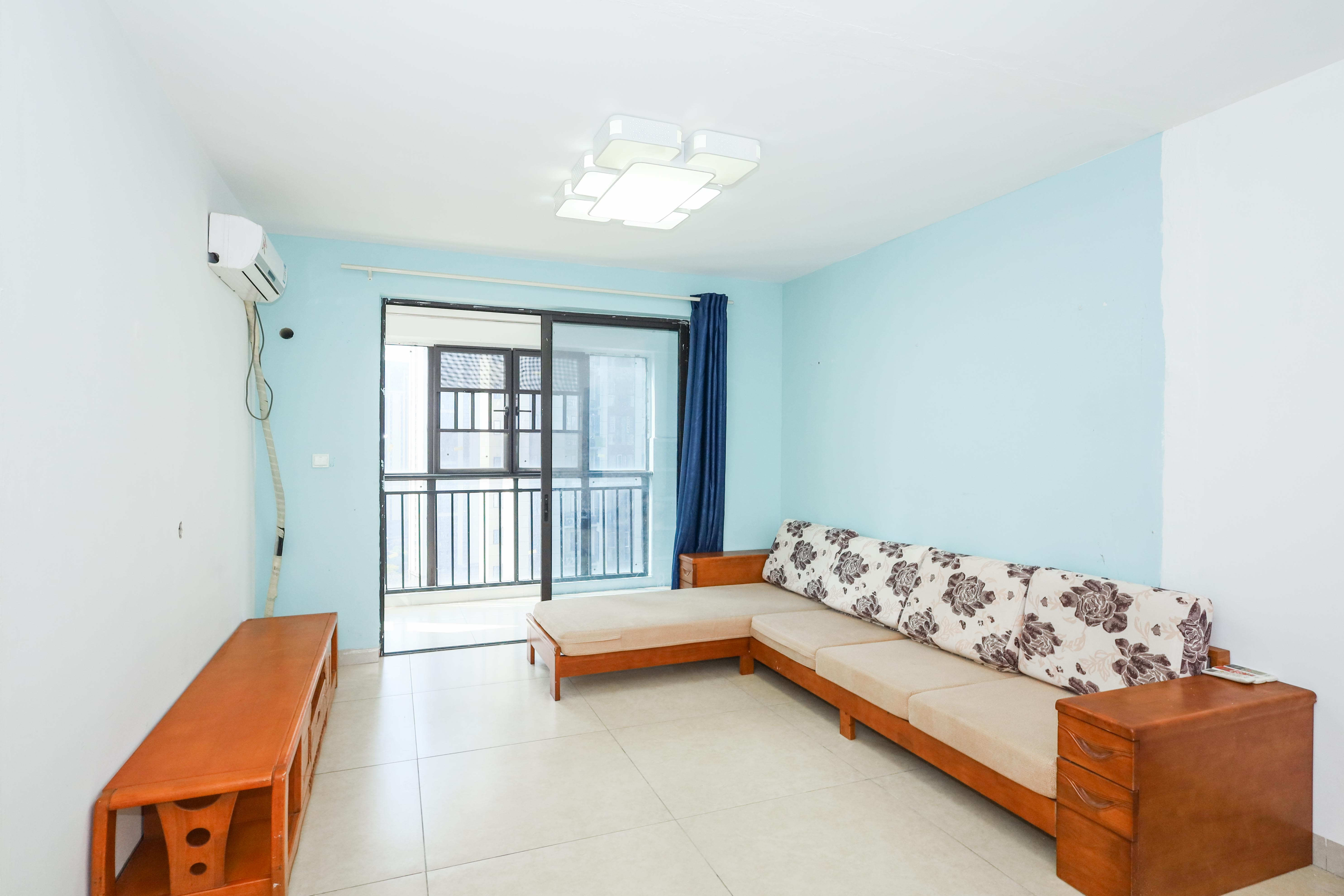 中国铁建梅溪青秀二期  3室2厅2卫    140.0万客厅