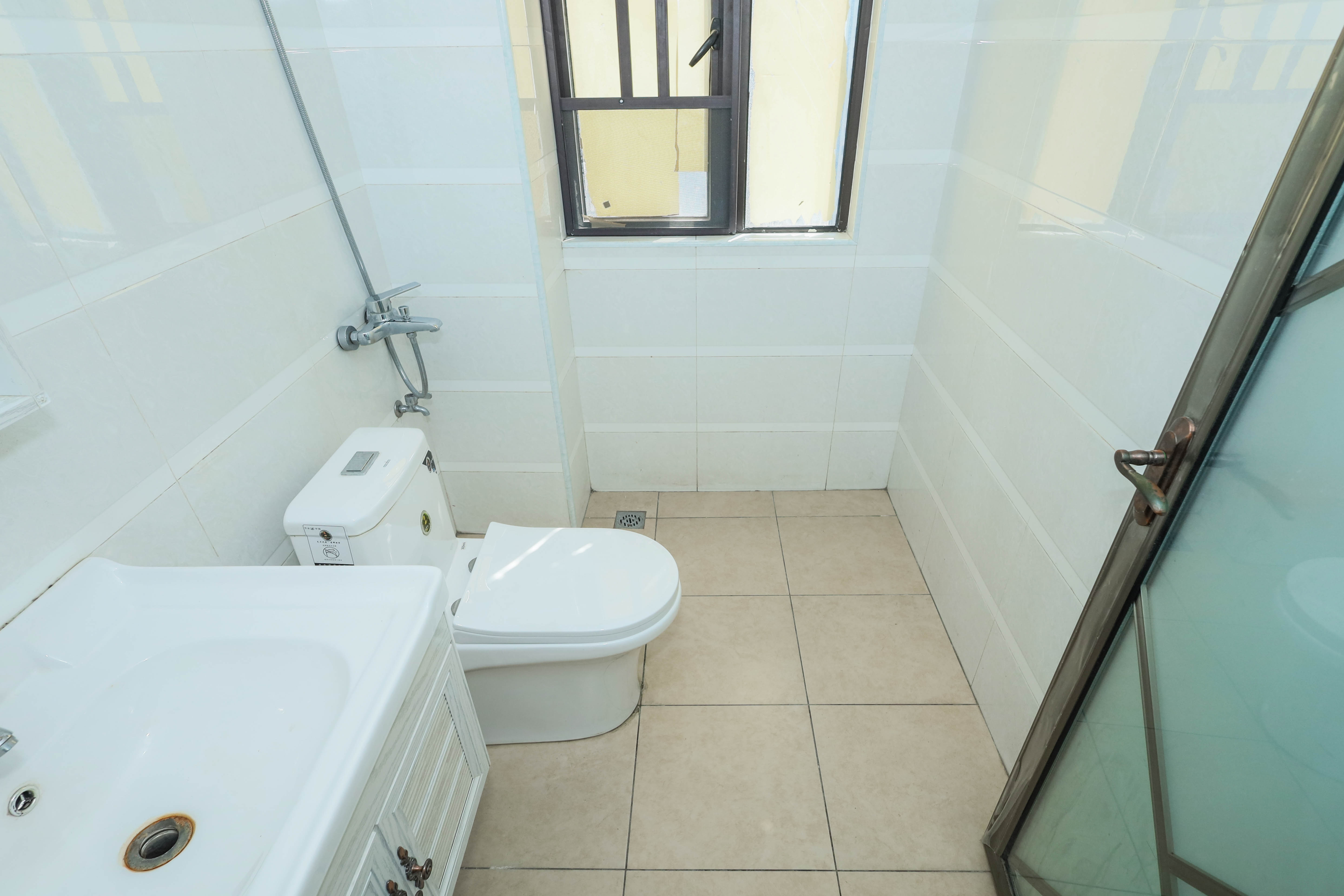 中国铁建梅溪青秀二期  3室2厅2卫    140.0万卫生间