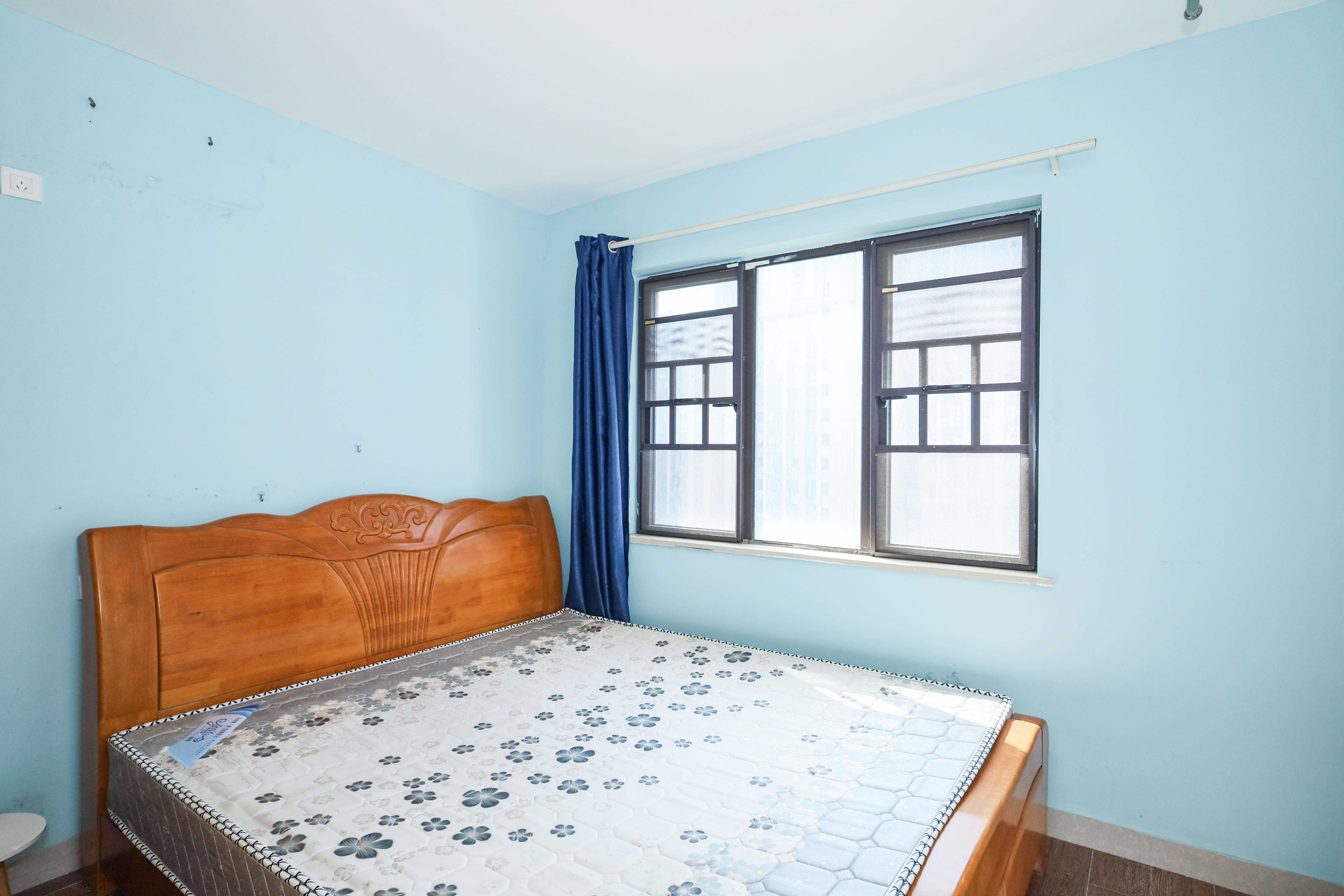 中国铁建梅溪青秀二期  3室2厅2卫    140.0万卧室