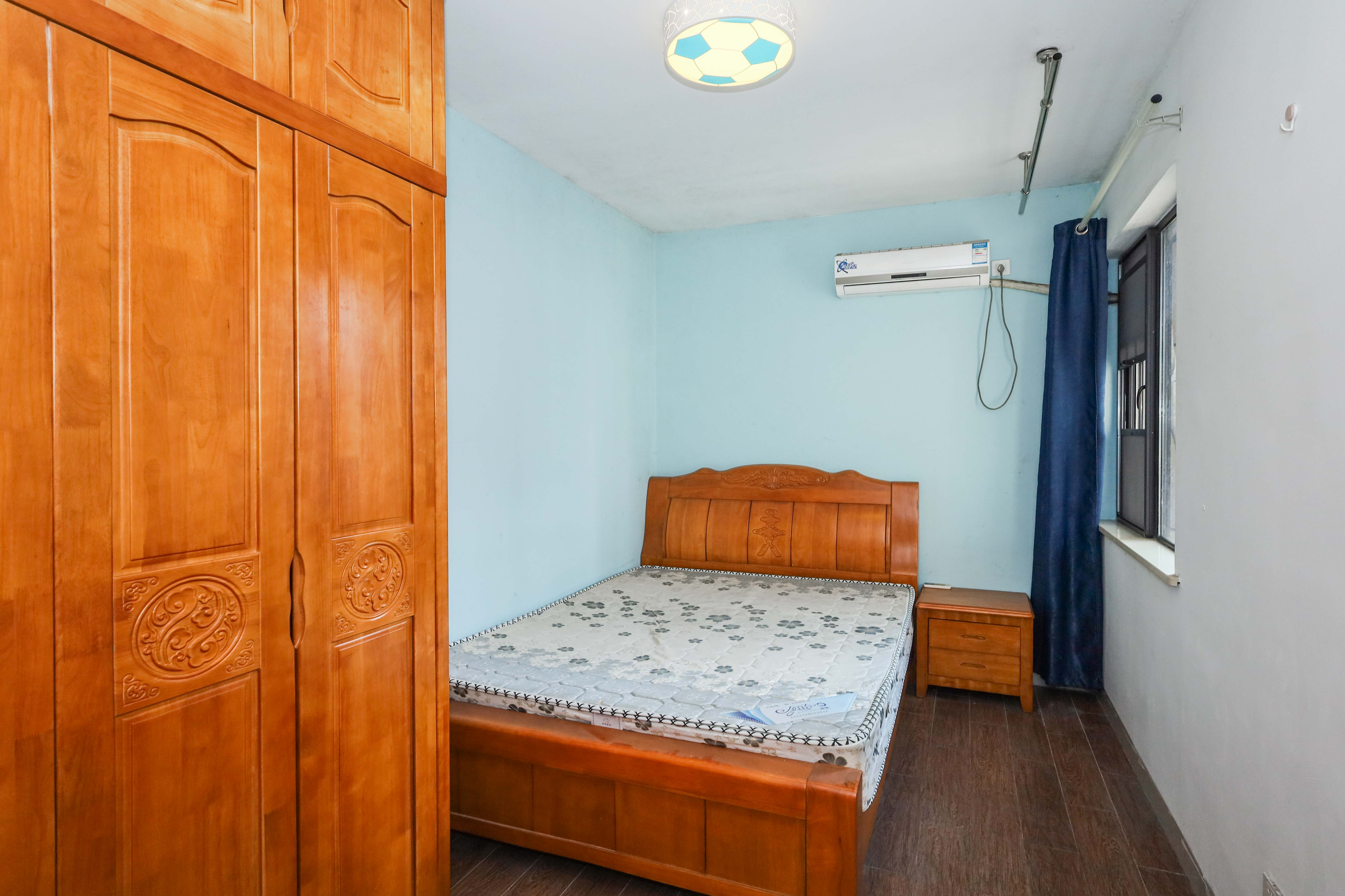 中国铁建梅溪青秀二期  3室2厅2卫    140.0万卧室