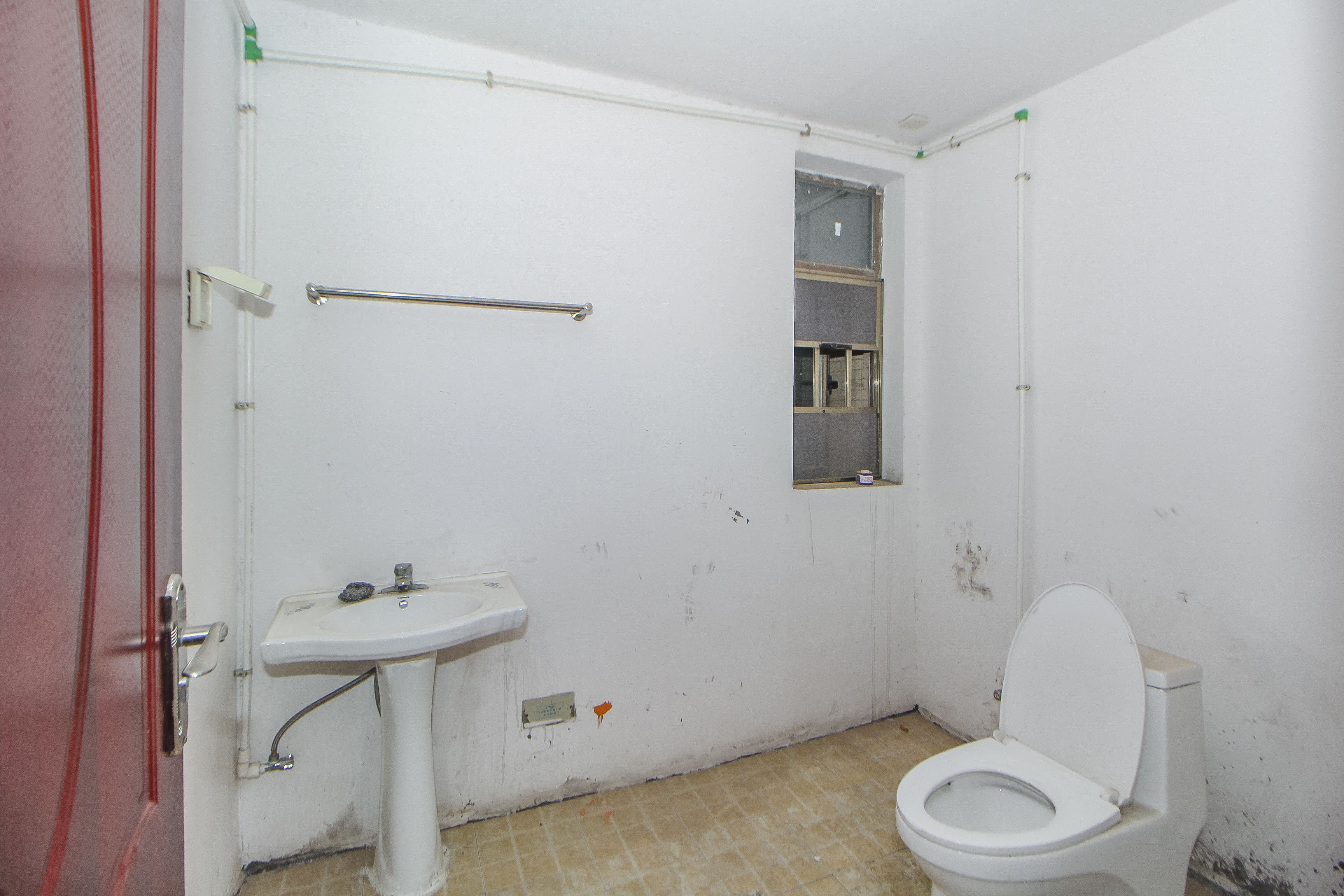 江山帝景哈佛  4室2厅2卫    110.9万卫生间