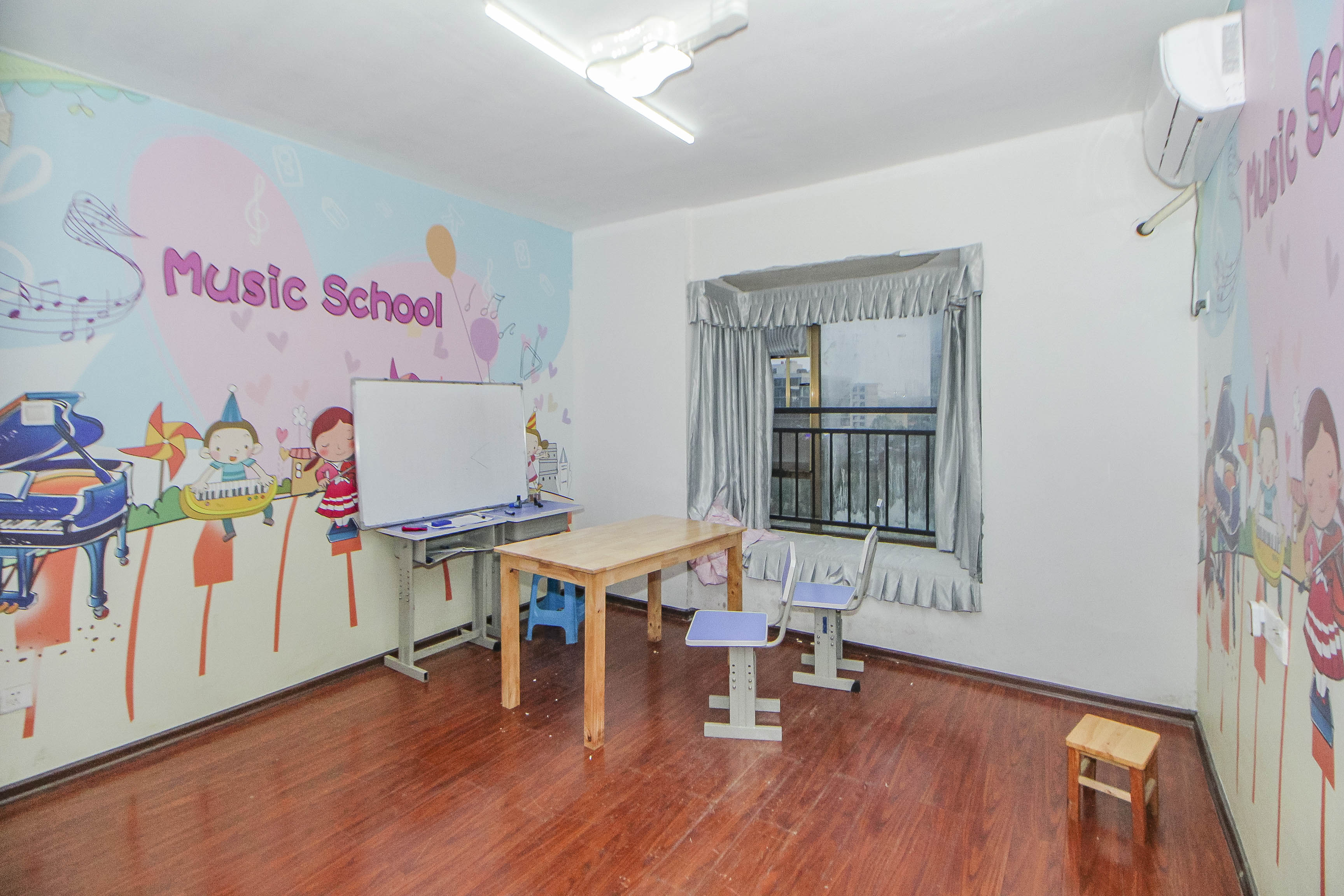 江山帝景哈佛  4室2厅2卫    110.9万卧室