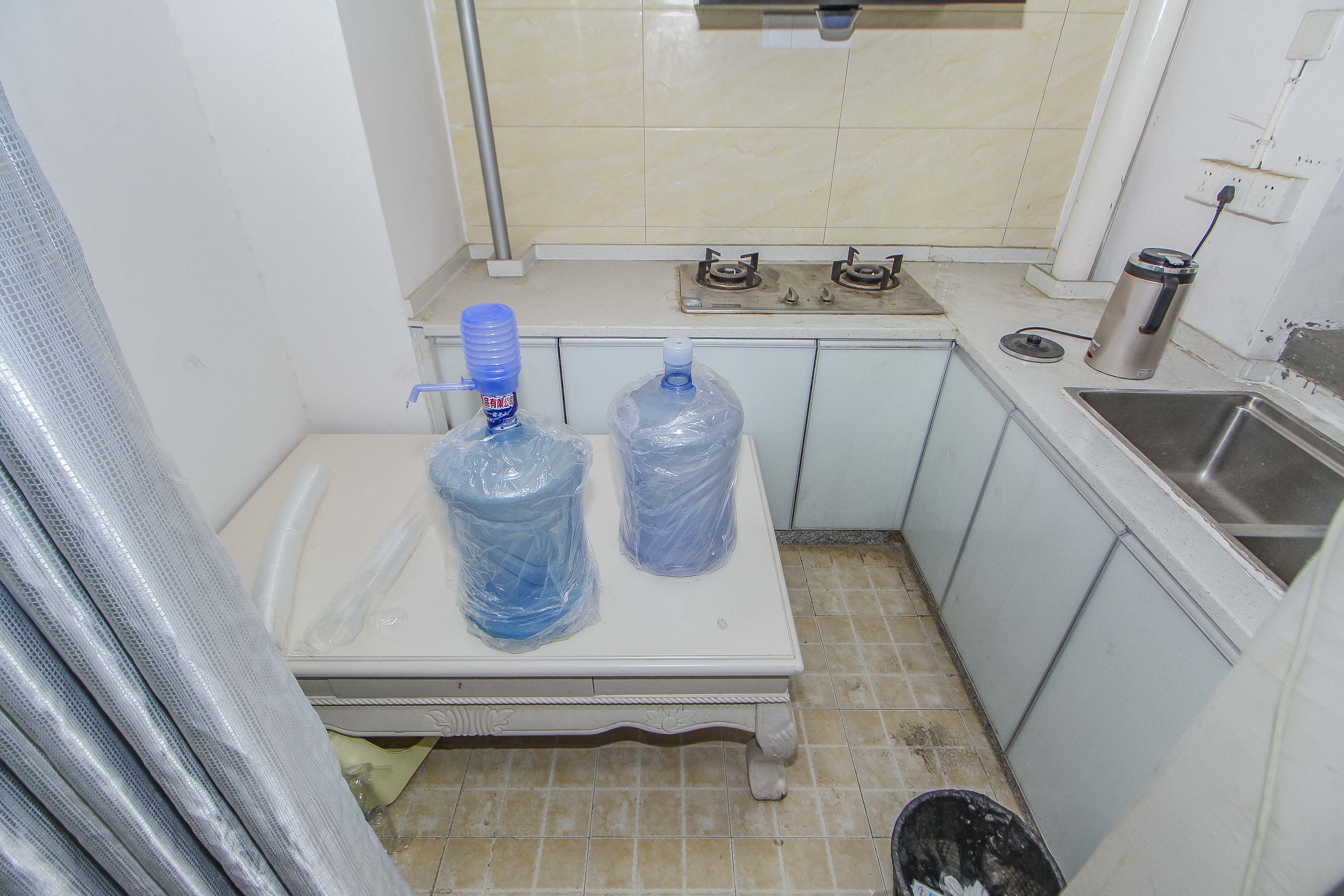 江山帝景哈佛  4室2厅2卫    110.9万厨房