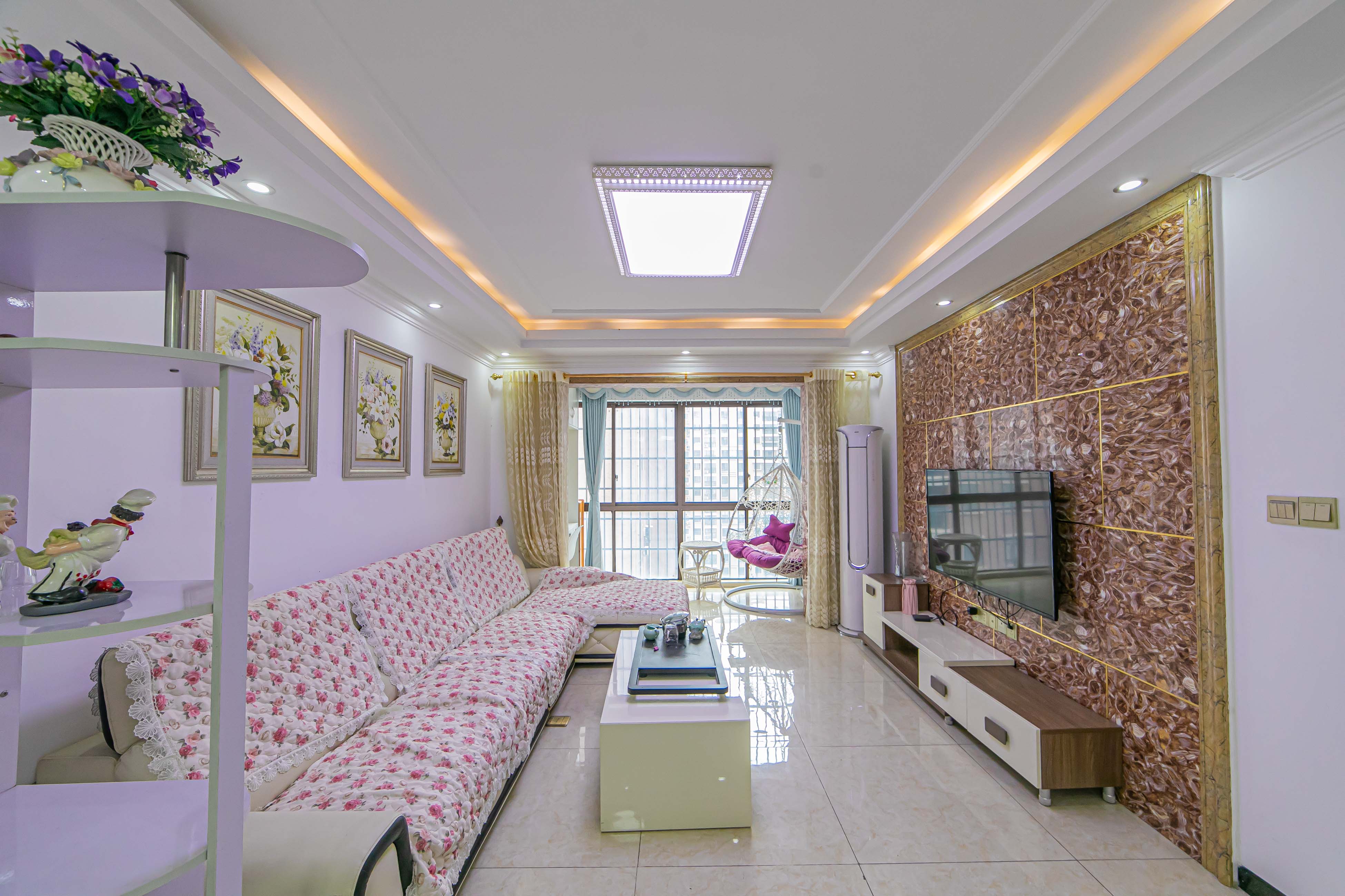 水岸世景  3室2厅1卫   76.80万 水岸世景  3室2厅1卫   76.80万客厅