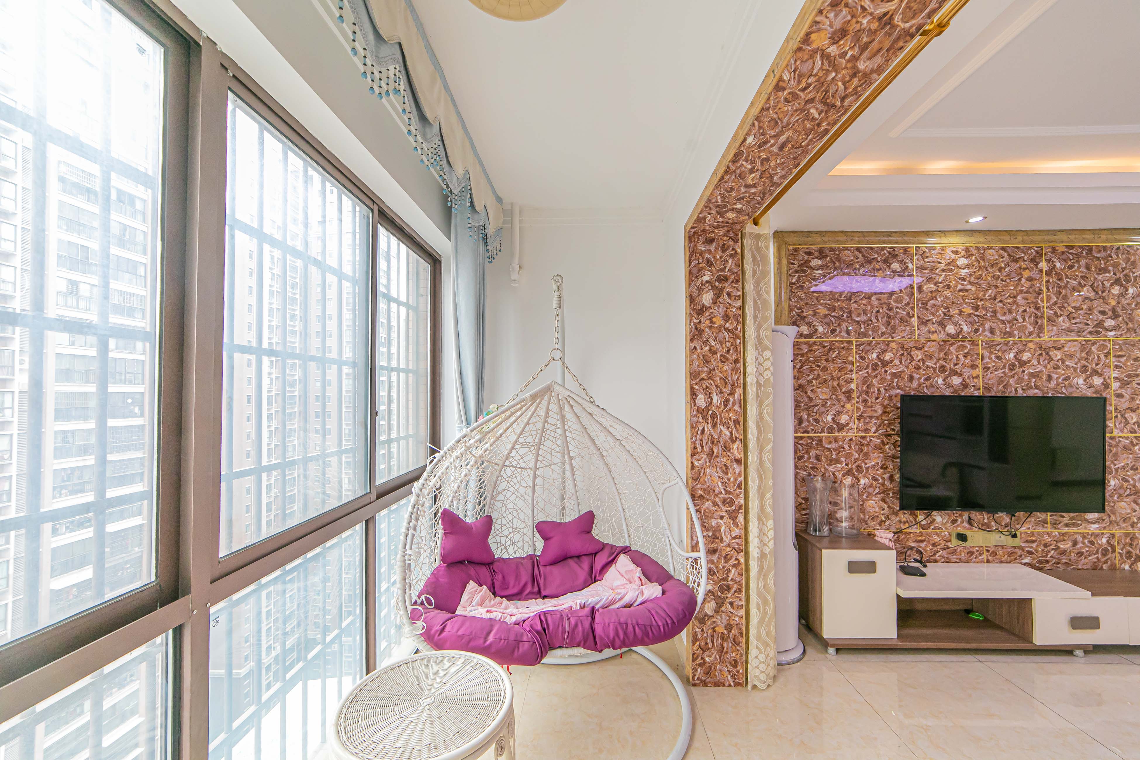 水岸世景  3室2厅1卫   76.80万 水岸世景  3室2厅1卫   76.80万阳台