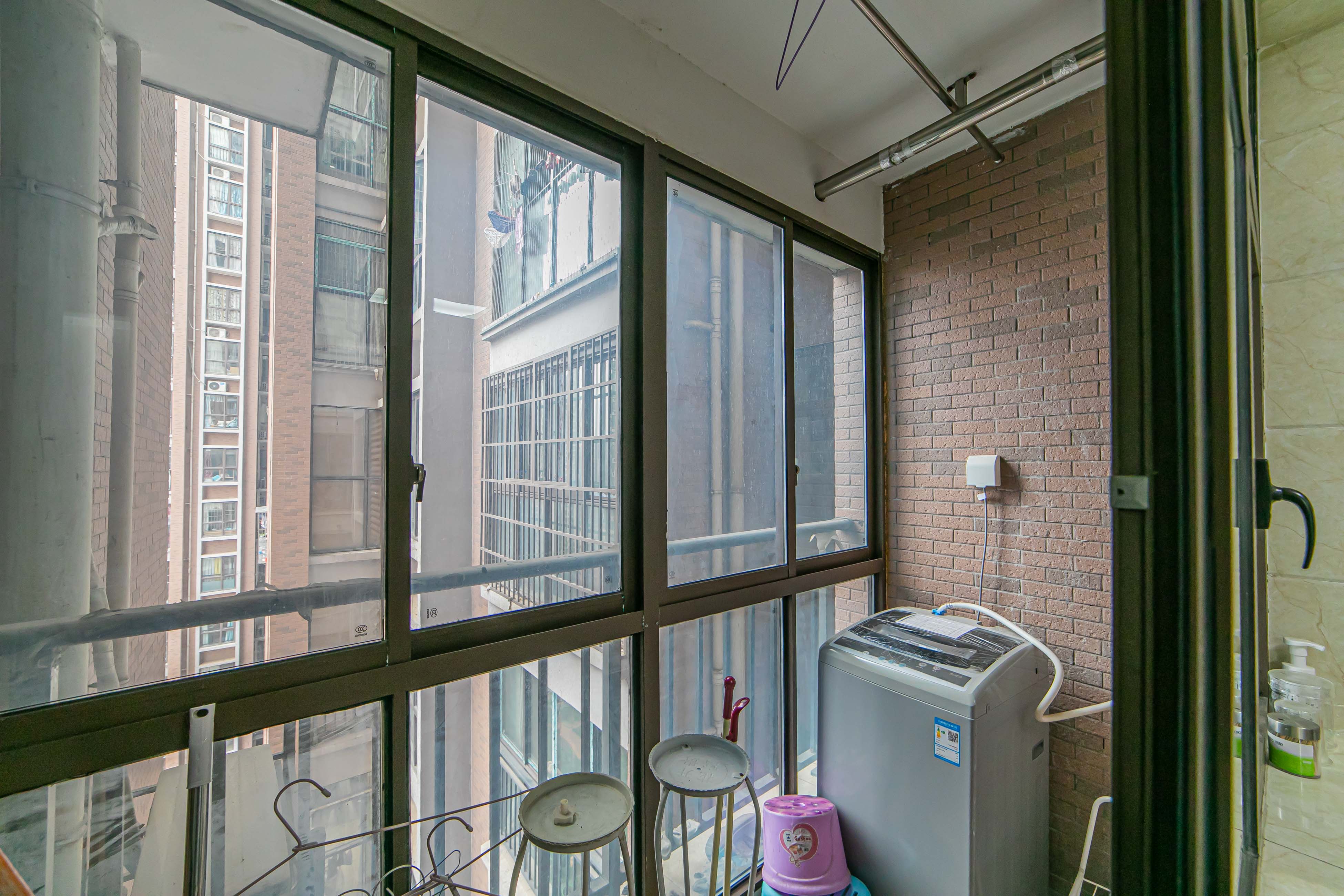 水岸世景  3室2厅1卫   76.80万 水岸世景  3室2厅1卫   76.80万厨房