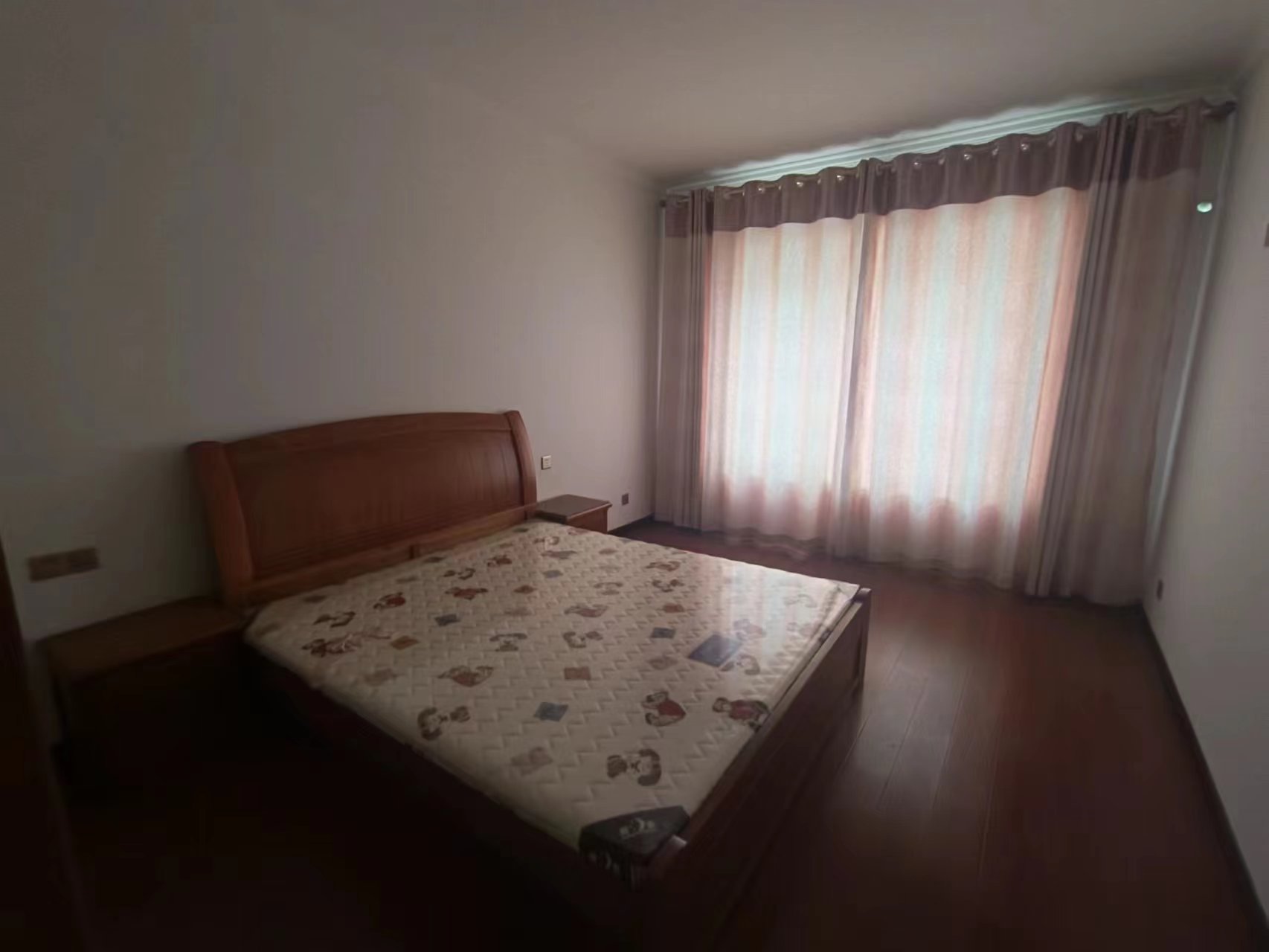 金钩花园 4室2厅2卫 90.0万 金钩花园 4室2厅2卫 90.0万室内图