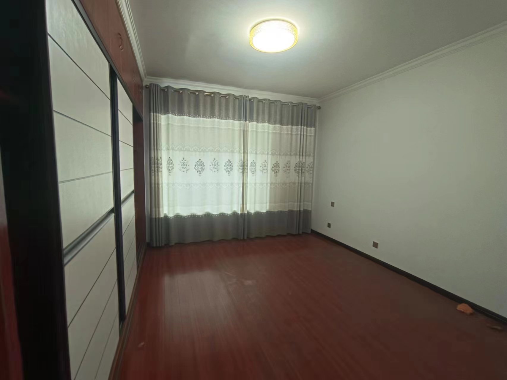 金钩花园 4室2厅2卫 90.0万 金钩花园 4室2厅2卫 90.0万室内图