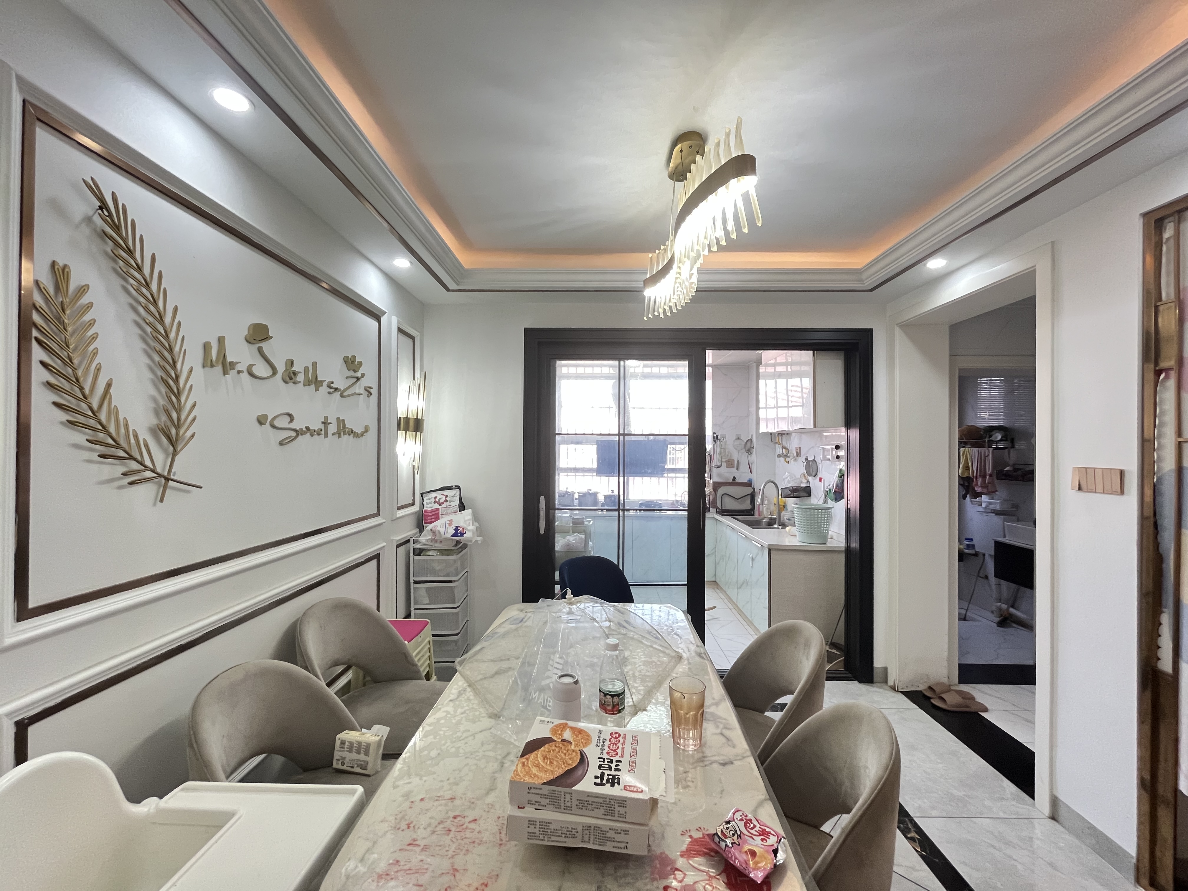 电信小区泰山花园 4室2厅3卫 69.80万 电信小区泰山花园 4室2厅3卫 69.80万室内图