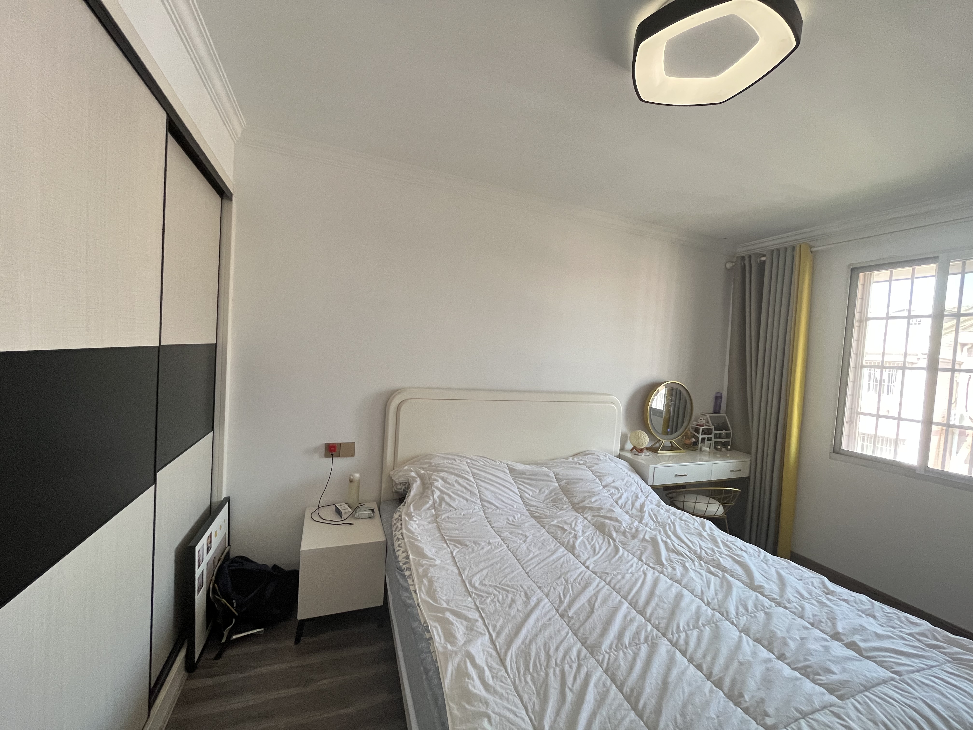 电信小区泰山花园 4室2厅3卫 69.80万 电信小区泰山花园 4室2厅3卫 69.80万室内图