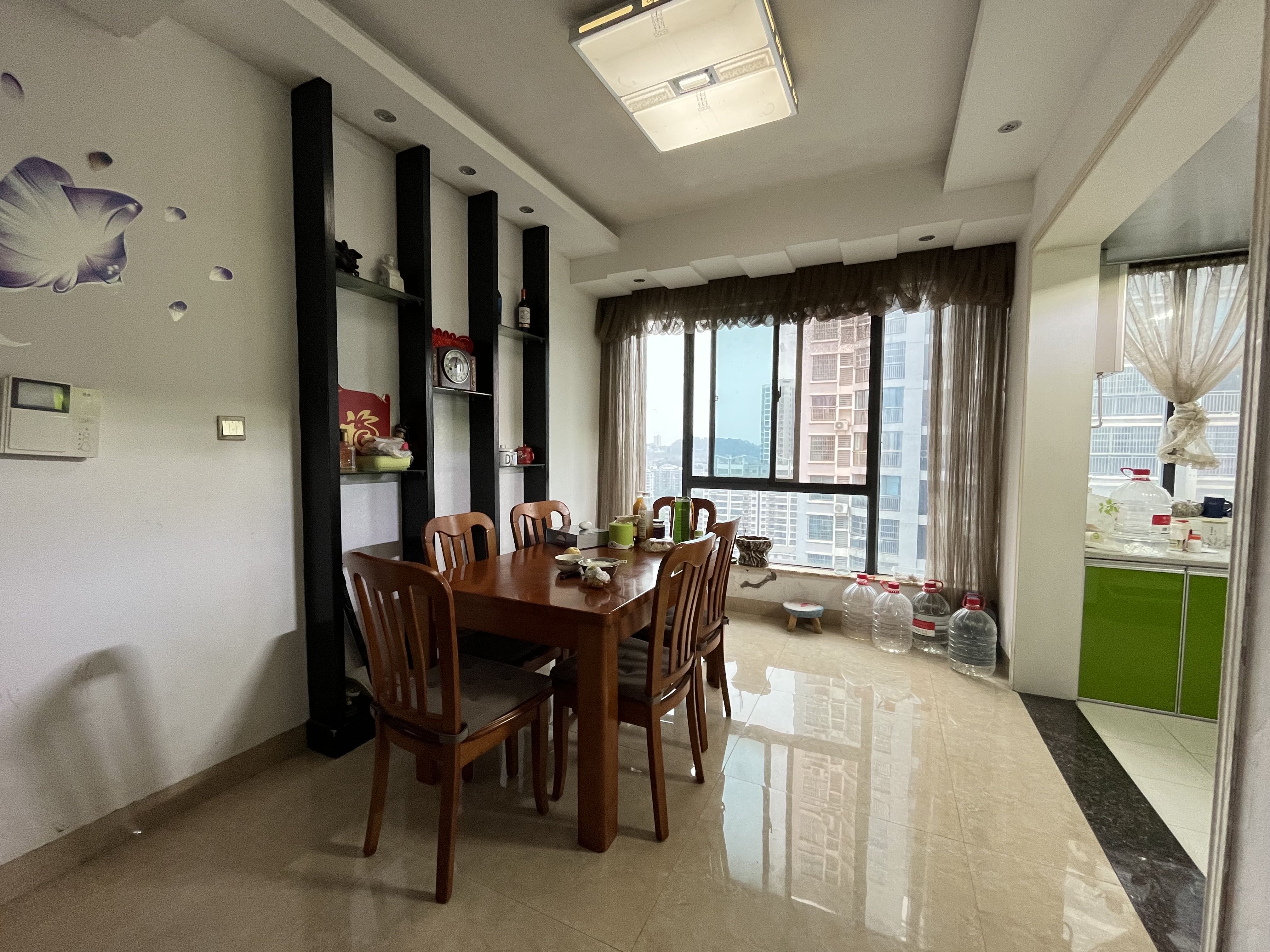 圣华名城建设北路110号 4室2厅2卫 55.0万 圣华名城建设北路110号 4室2厅2卫 55.0万室内图