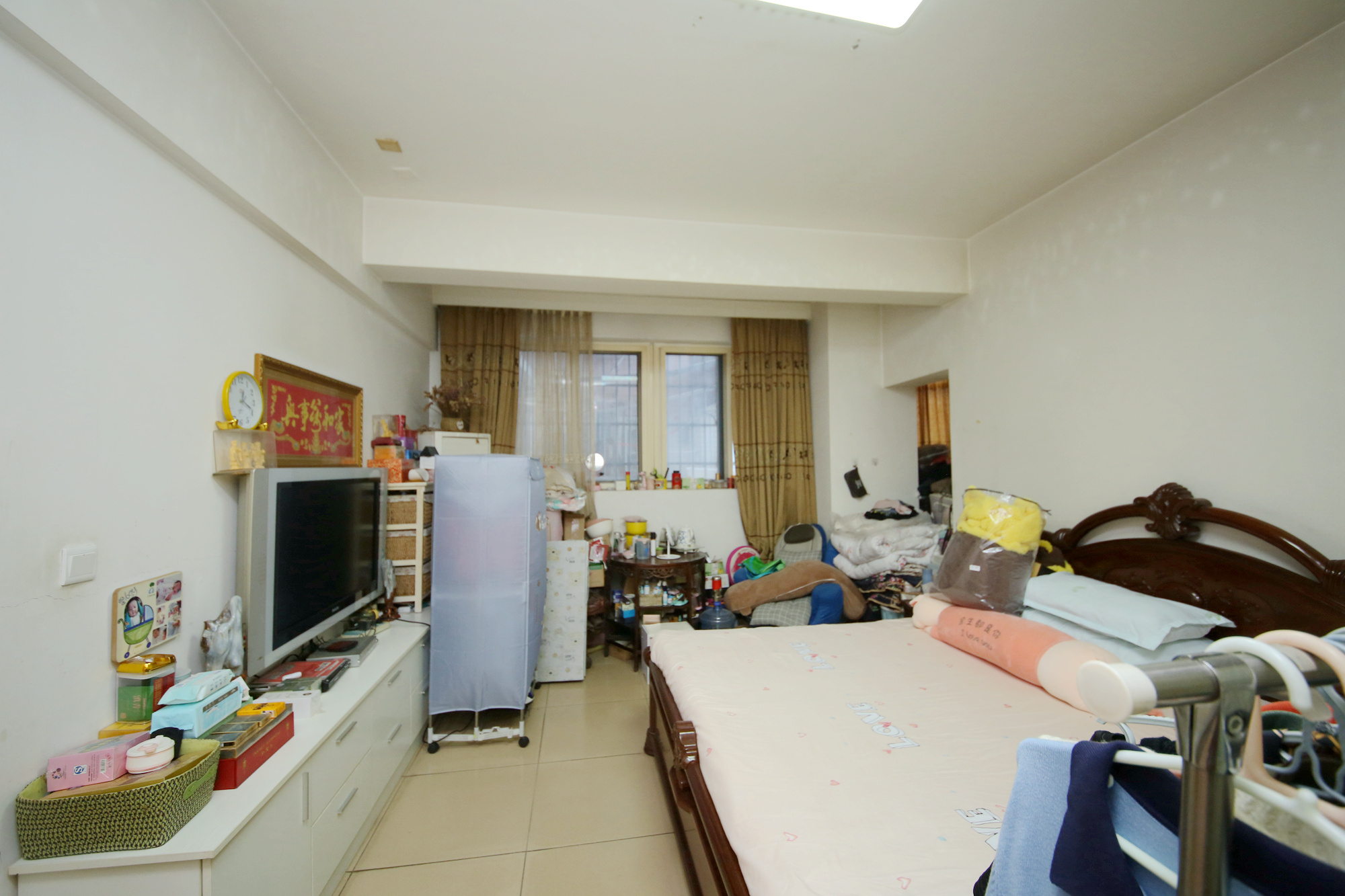 顺天城  5室2厅2卫   230.00万卧室
