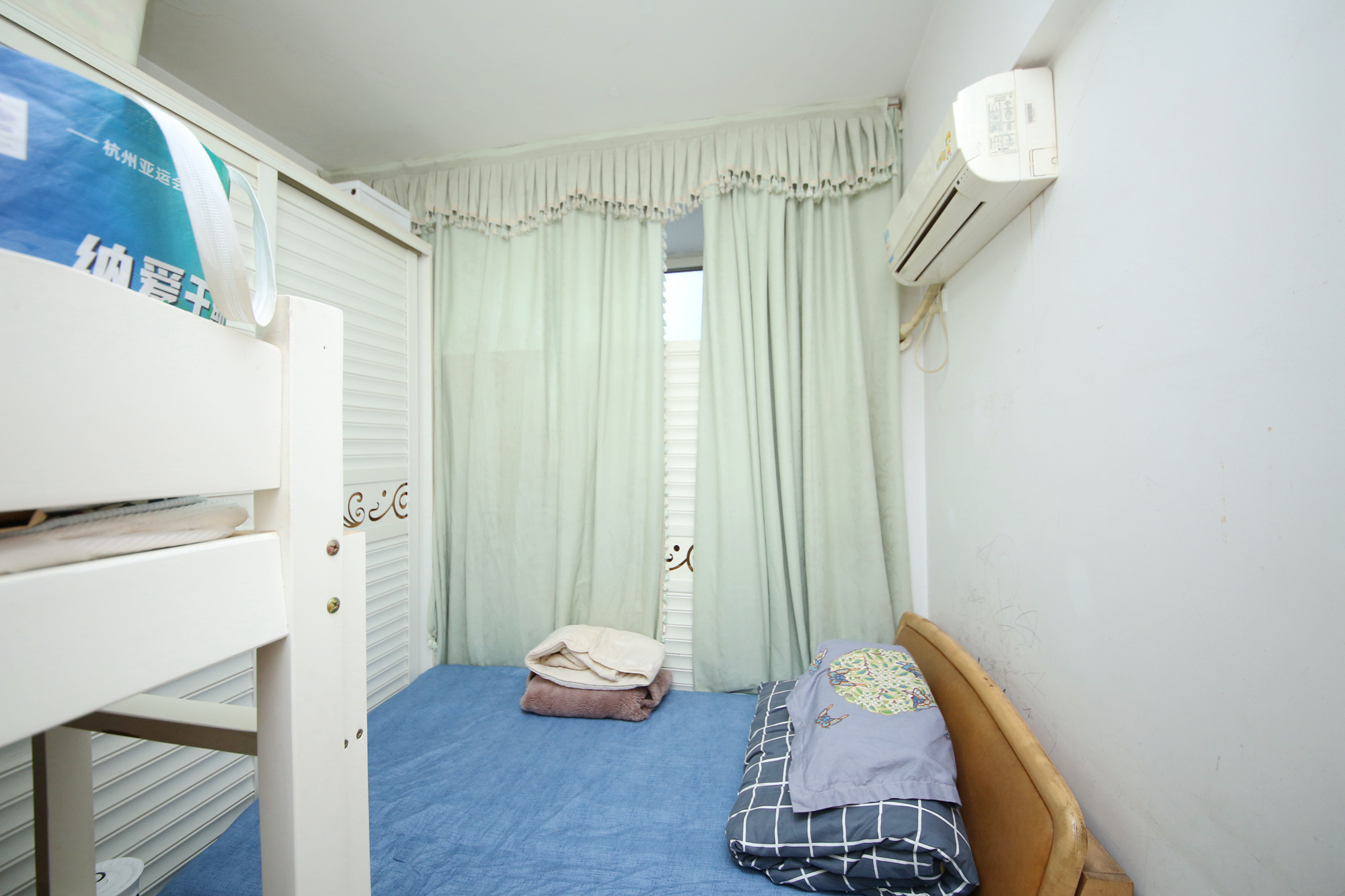顺天城  5室2厅2卫   230.00万卧室
