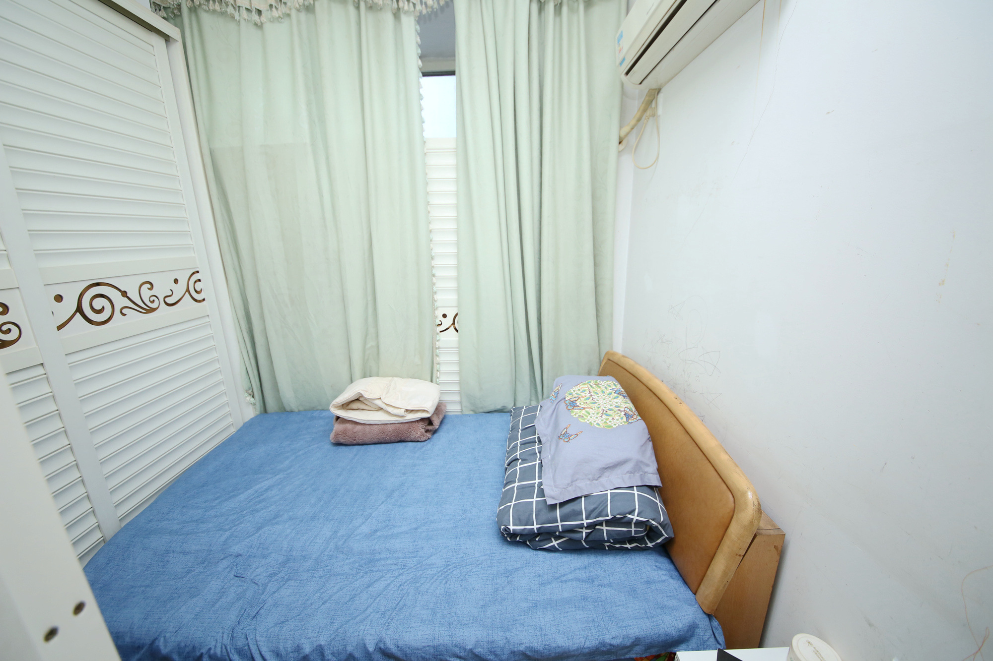 顺天城  5室2厅2卫   230.00万卧室