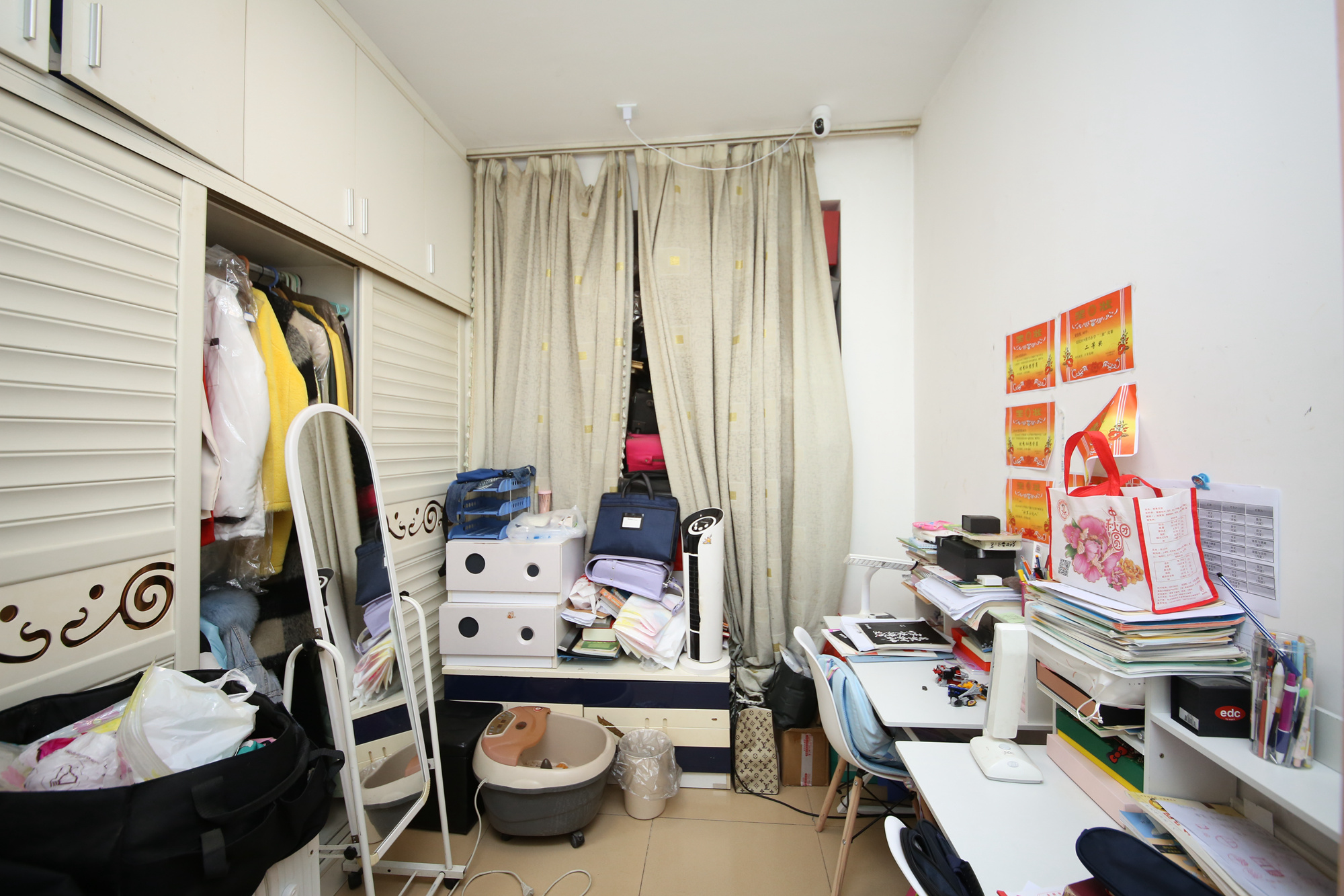 顺天城  5室2厅2卫   230.00万卧室