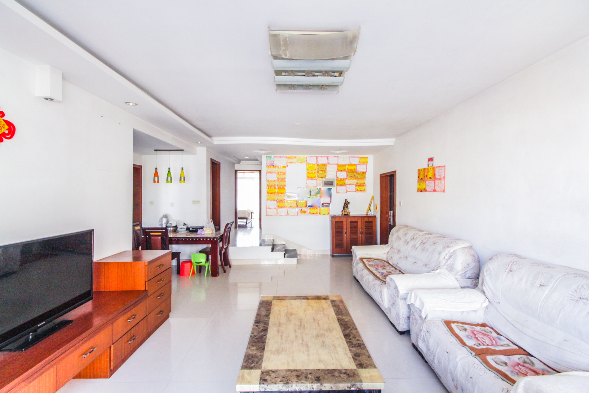 星语林名园  3室2厅2卫    112.0万客厅