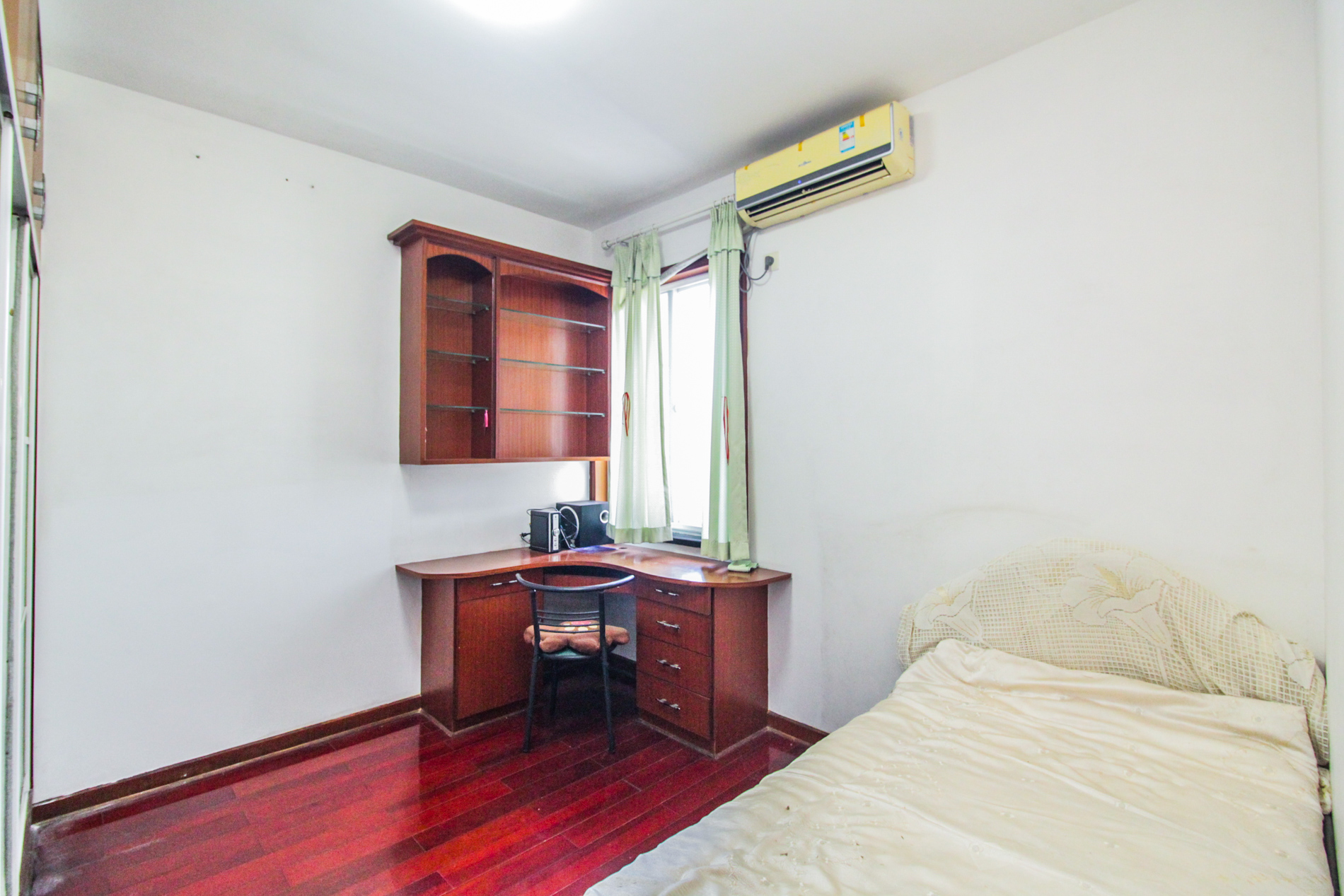 星语林名园  3室2厅2卫    112.0万卧室