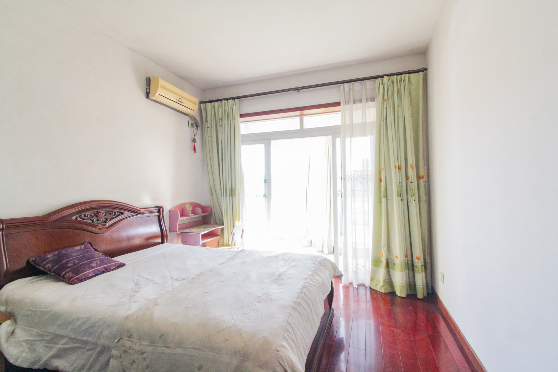 星语林名园  3室2厅2卫    112.0万卧室