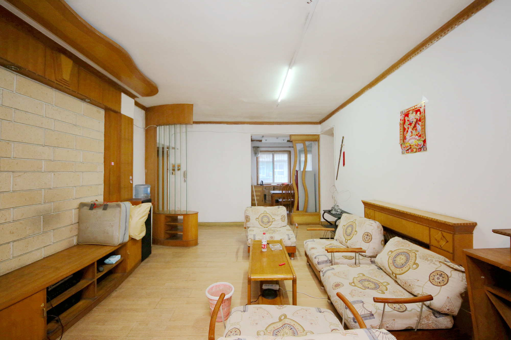 省旅游局宿舍  4室2厅1卫   92.00万