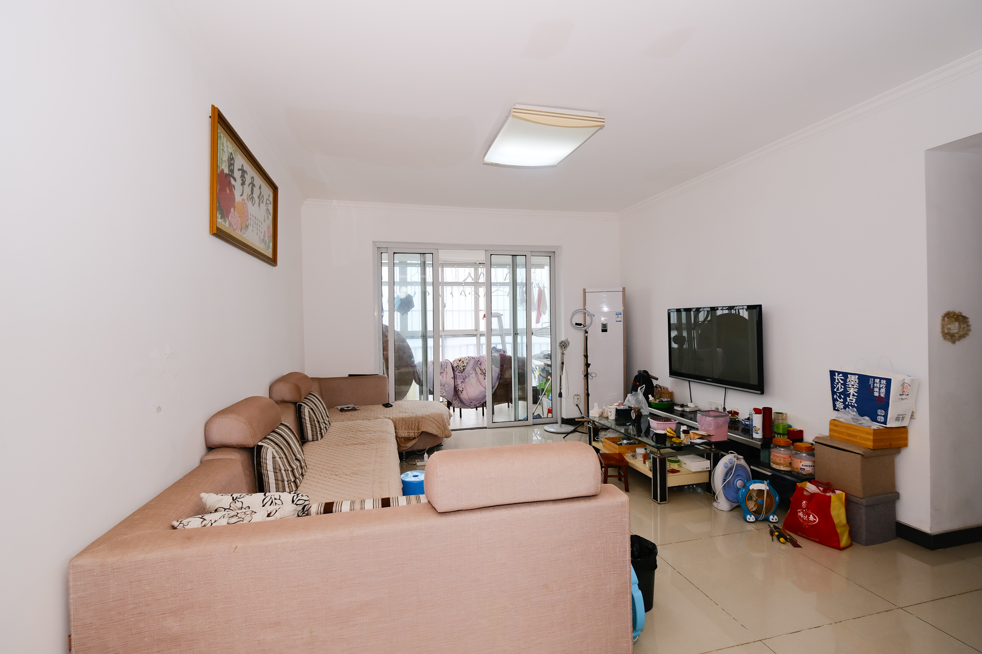 世景华庭  3室2厅2卫   70.00万 世景华庭  3室2厅2卫   70.00万客厅