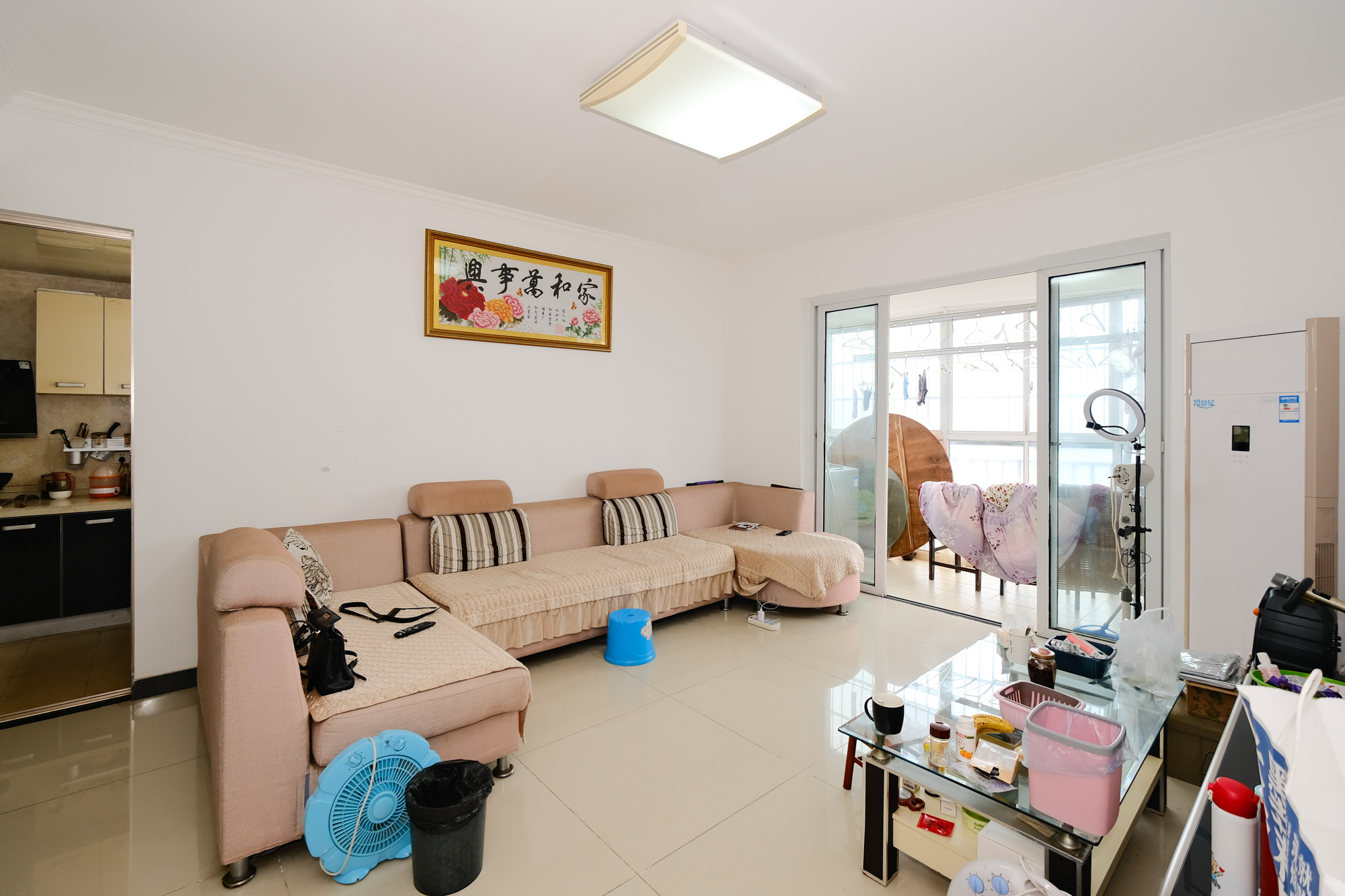 世景华庭  3室2厅2卫   70.00万 世景华庭  3室2厅2卫   70.00万客厅